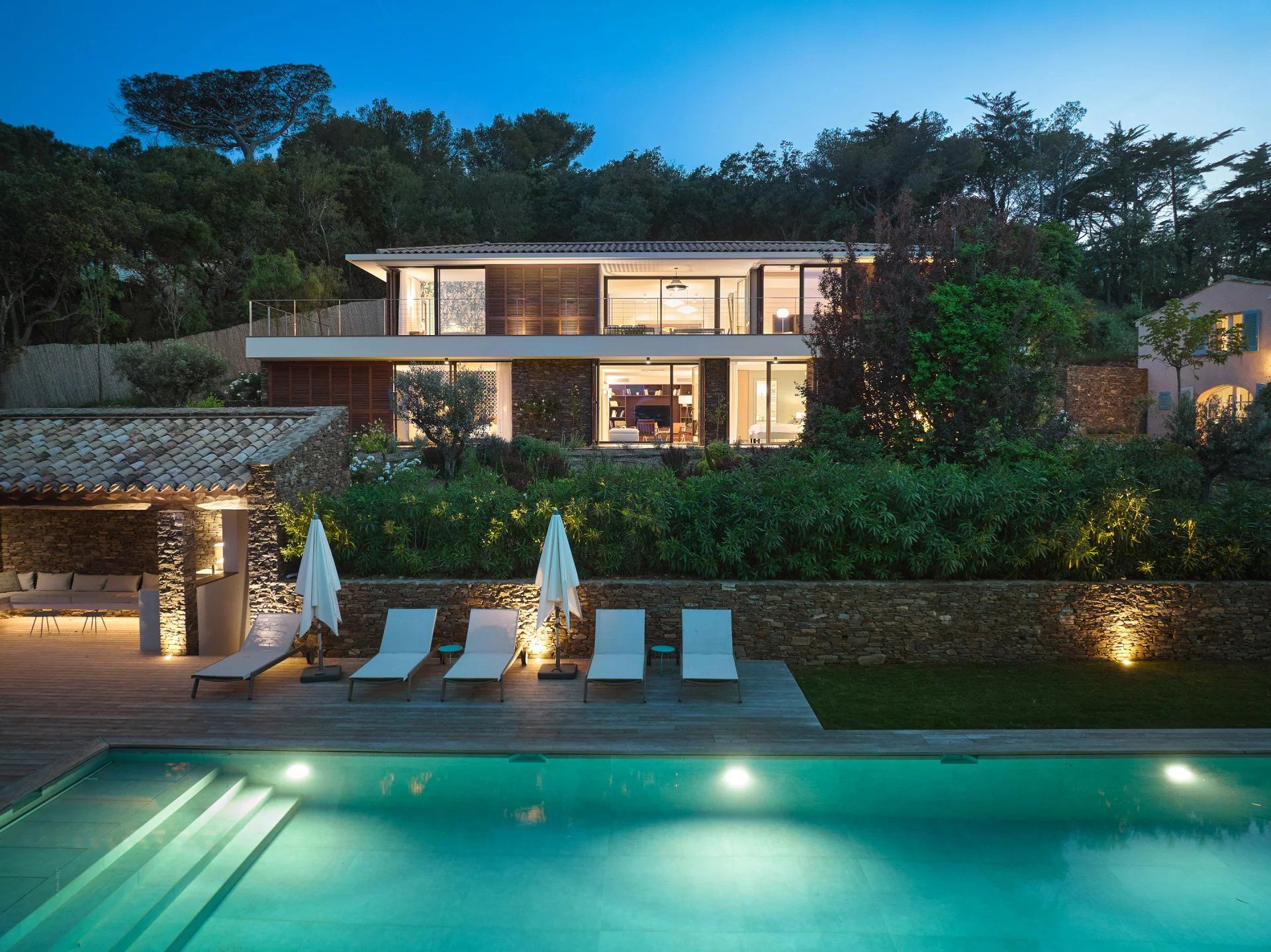 villa 11 Rooms for seasonal rent on Saint-Tropez (83990)