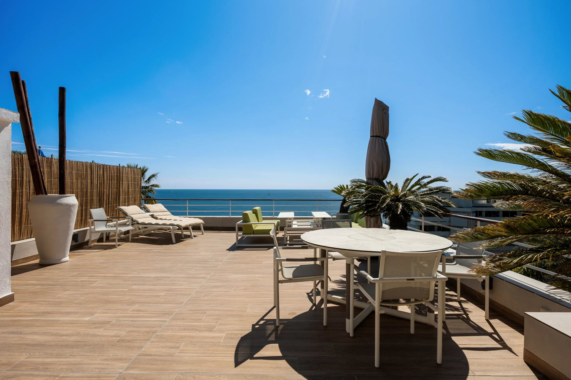 apartment 3 Rooms for sale on Vallauris (06220)