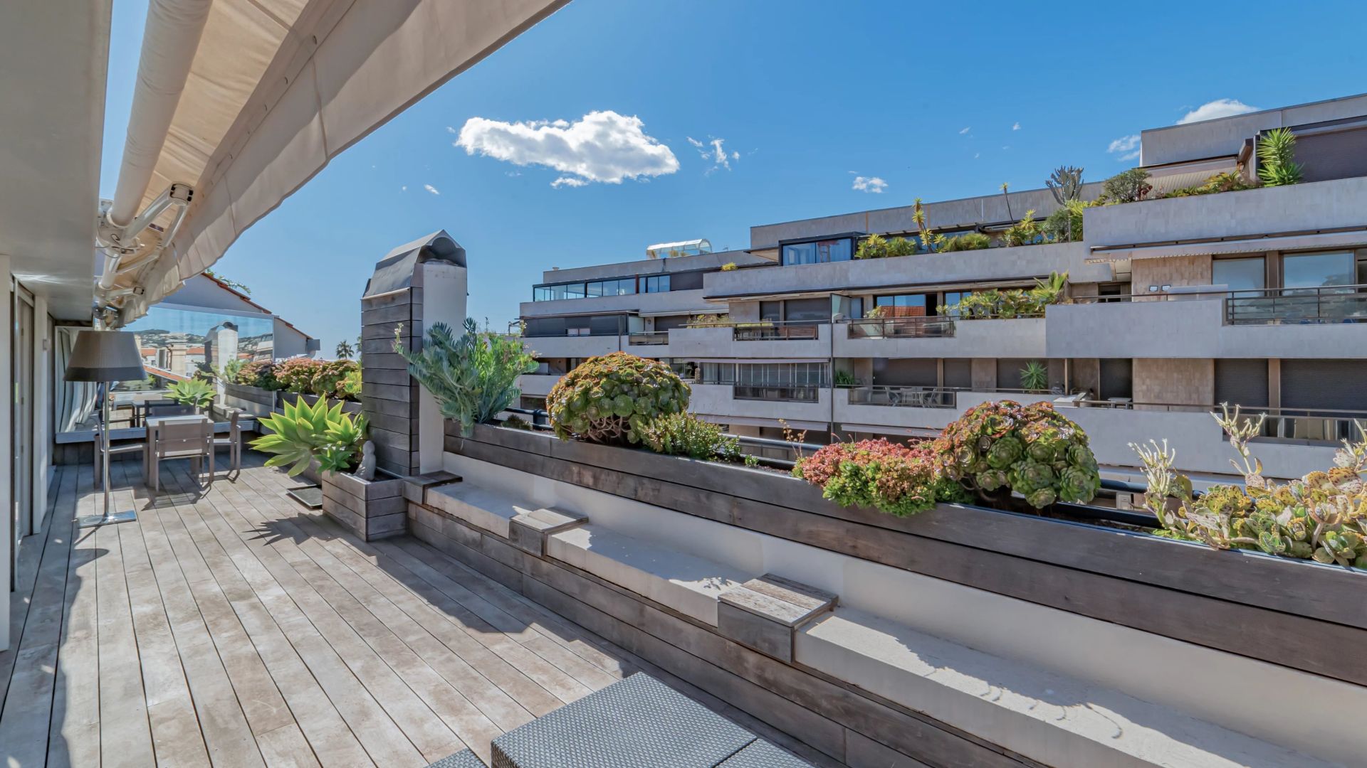 apartment 3 Rooms for sale on Cannes (06400)