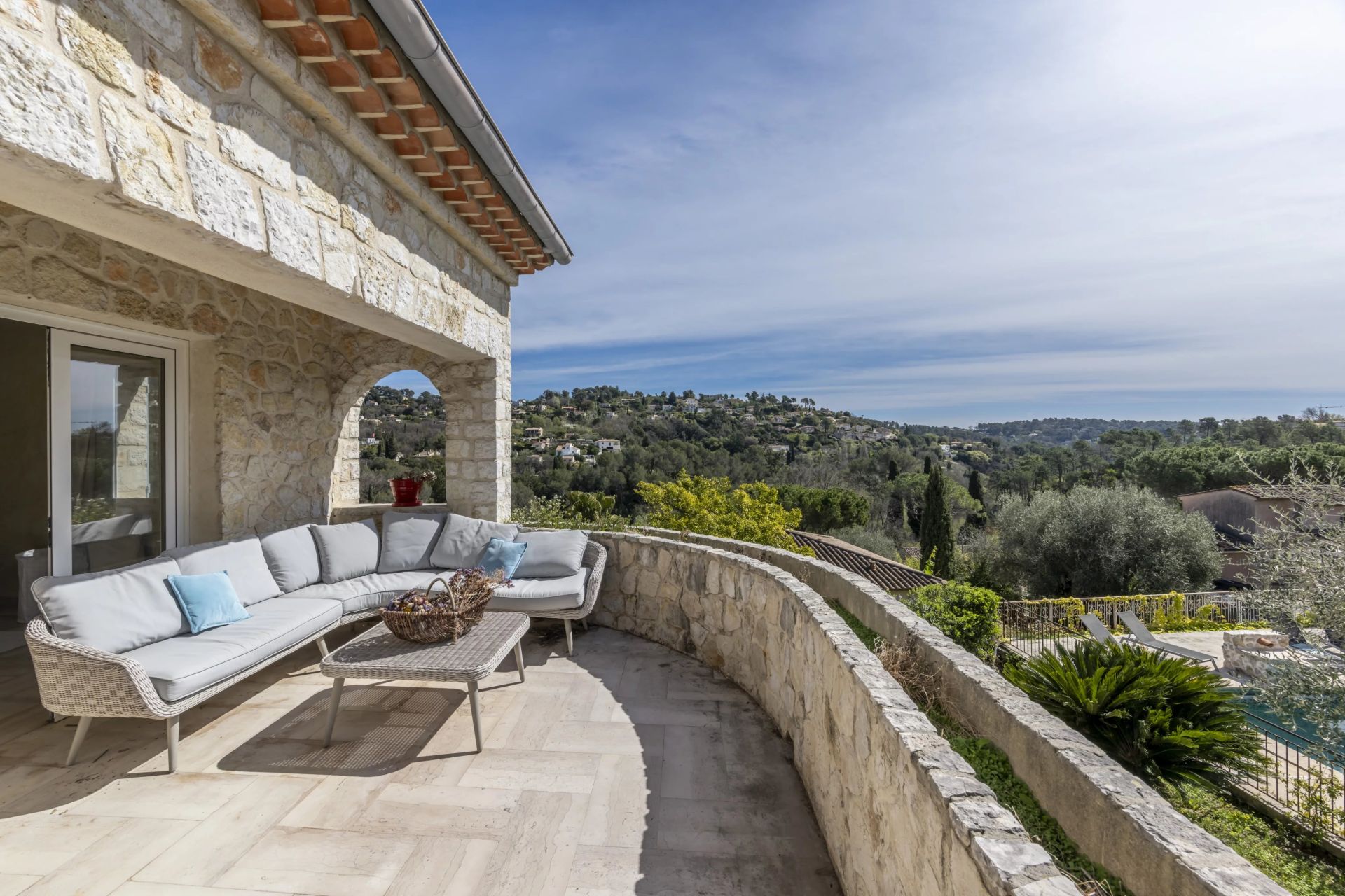 bastide 10 Rooms for sale on Vence (06140)