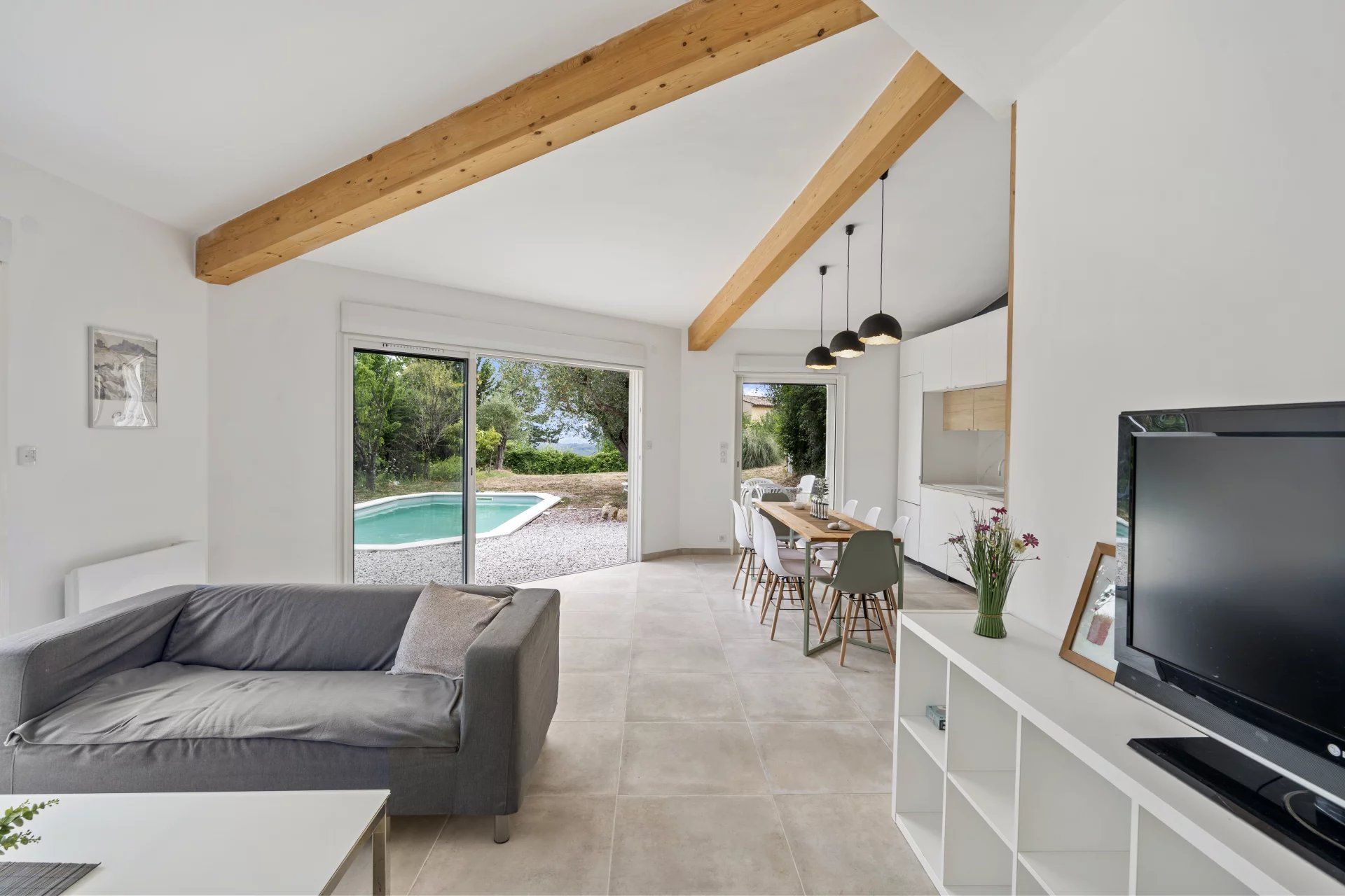 villa 5 Rooms for sale on Valbonne (06560)