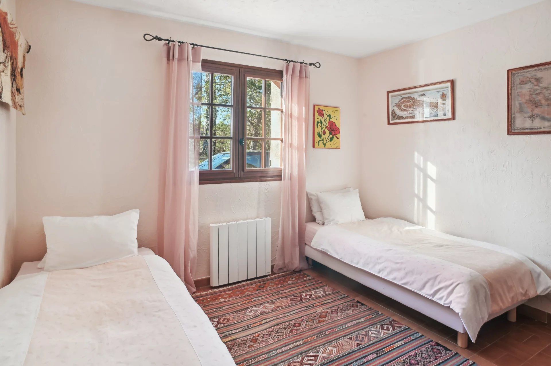 villa 4 Rooms for sale on Fayence (83440)