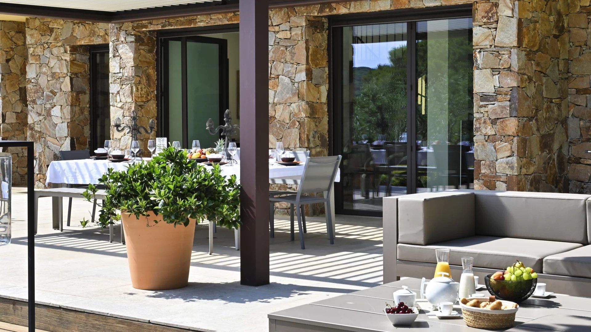 villa 7 Rooms for seasonal rent on Saint-Tropez (83990)