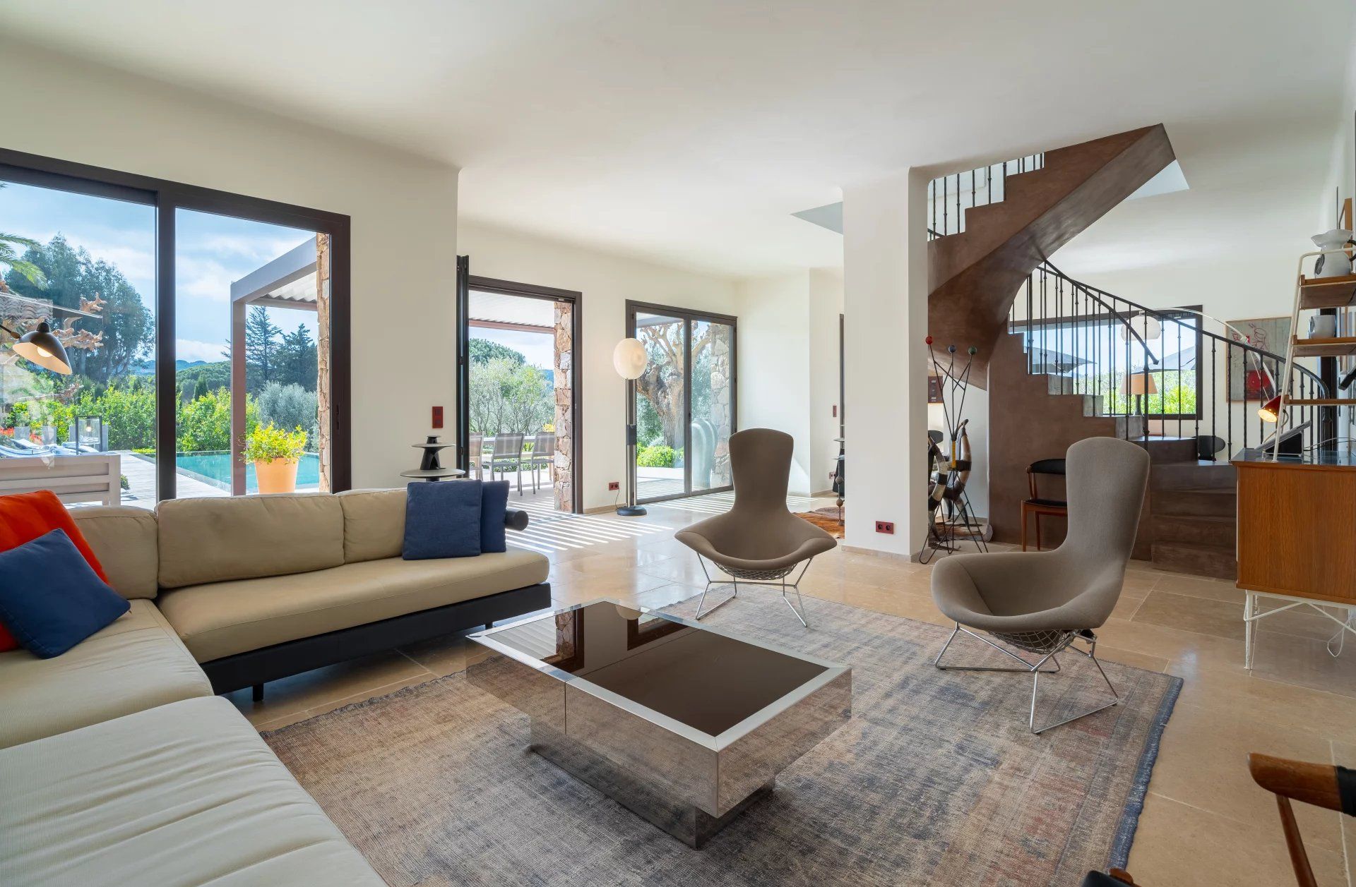 villa 7 Rooms for seasonal rent on Saint-Tropez (83990)