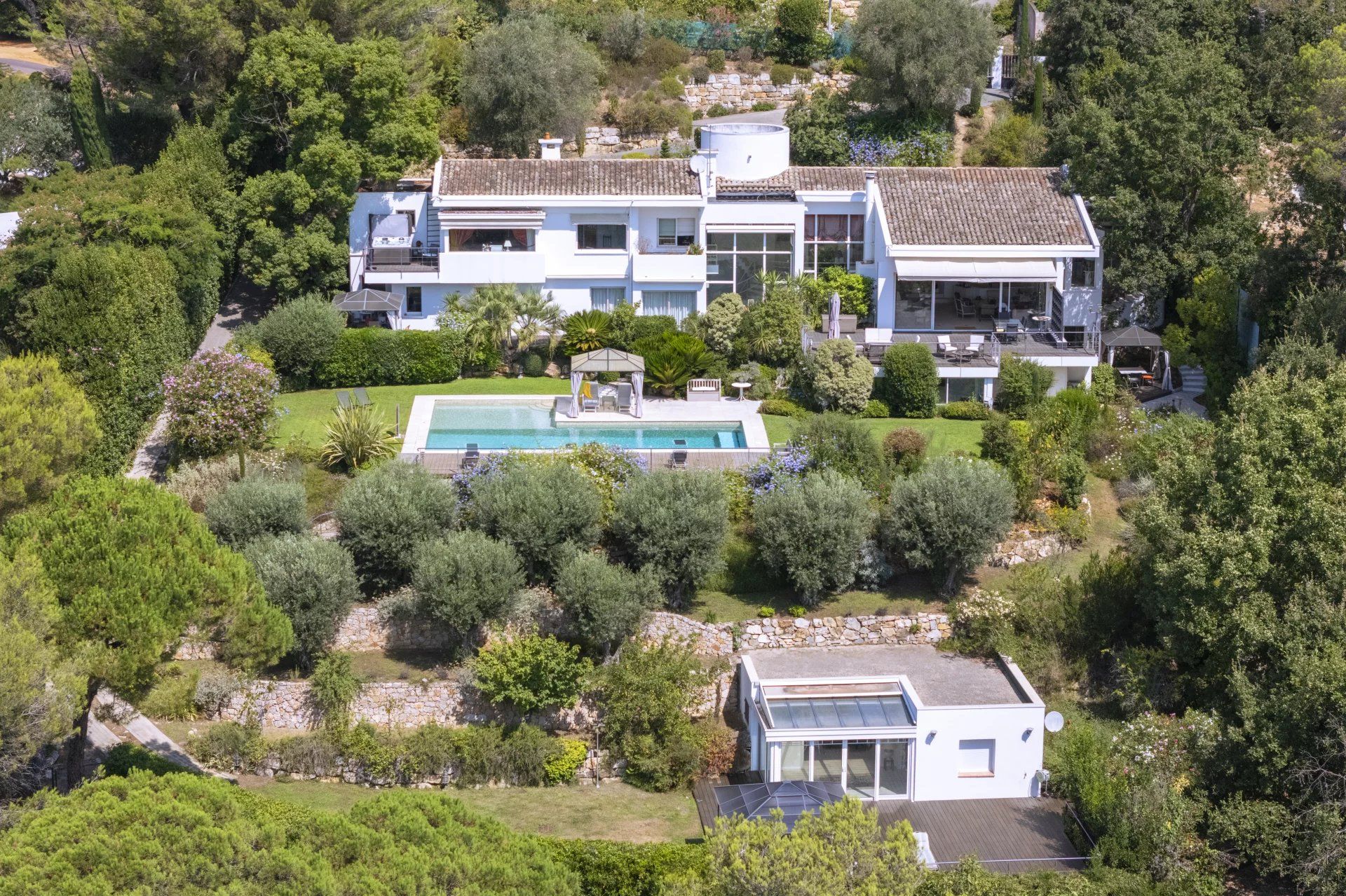 villa 12 Rooms for sale on Valbonne (06560)