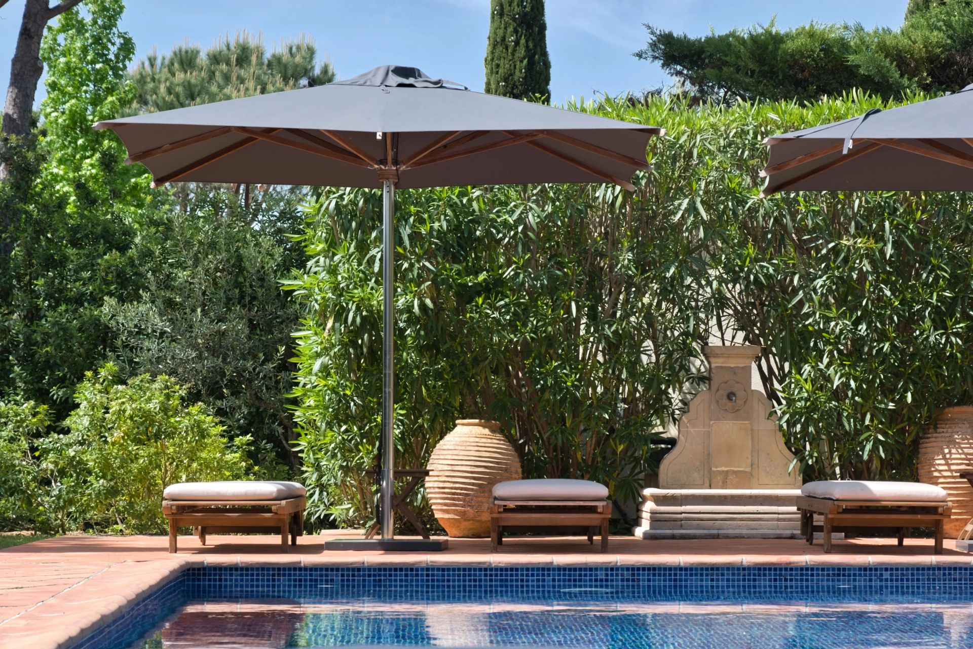 villa 7 Rooms for sale on Grimaud (83310)