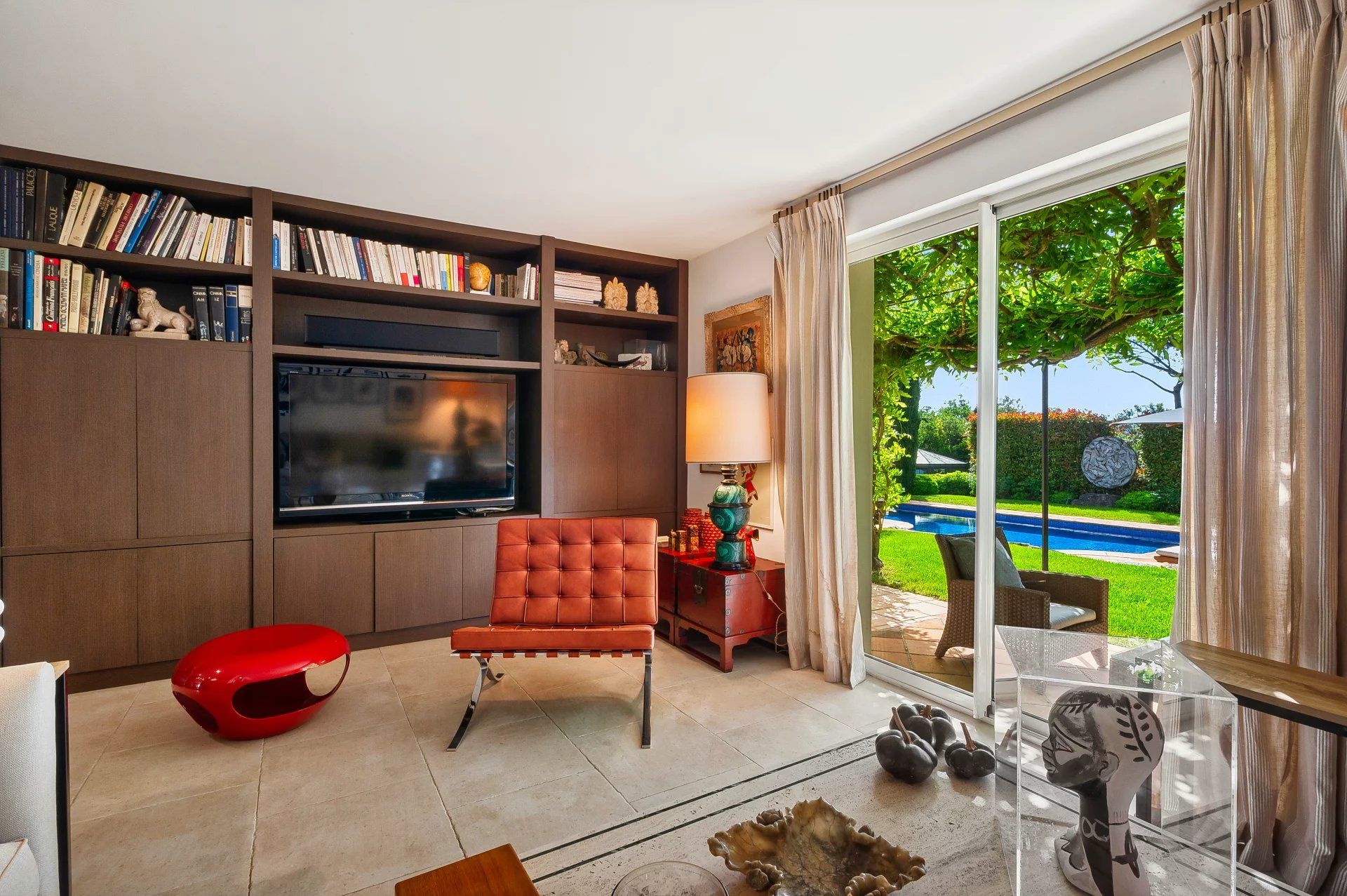 villa 7 Rooms for sale on Grimaud (83310)