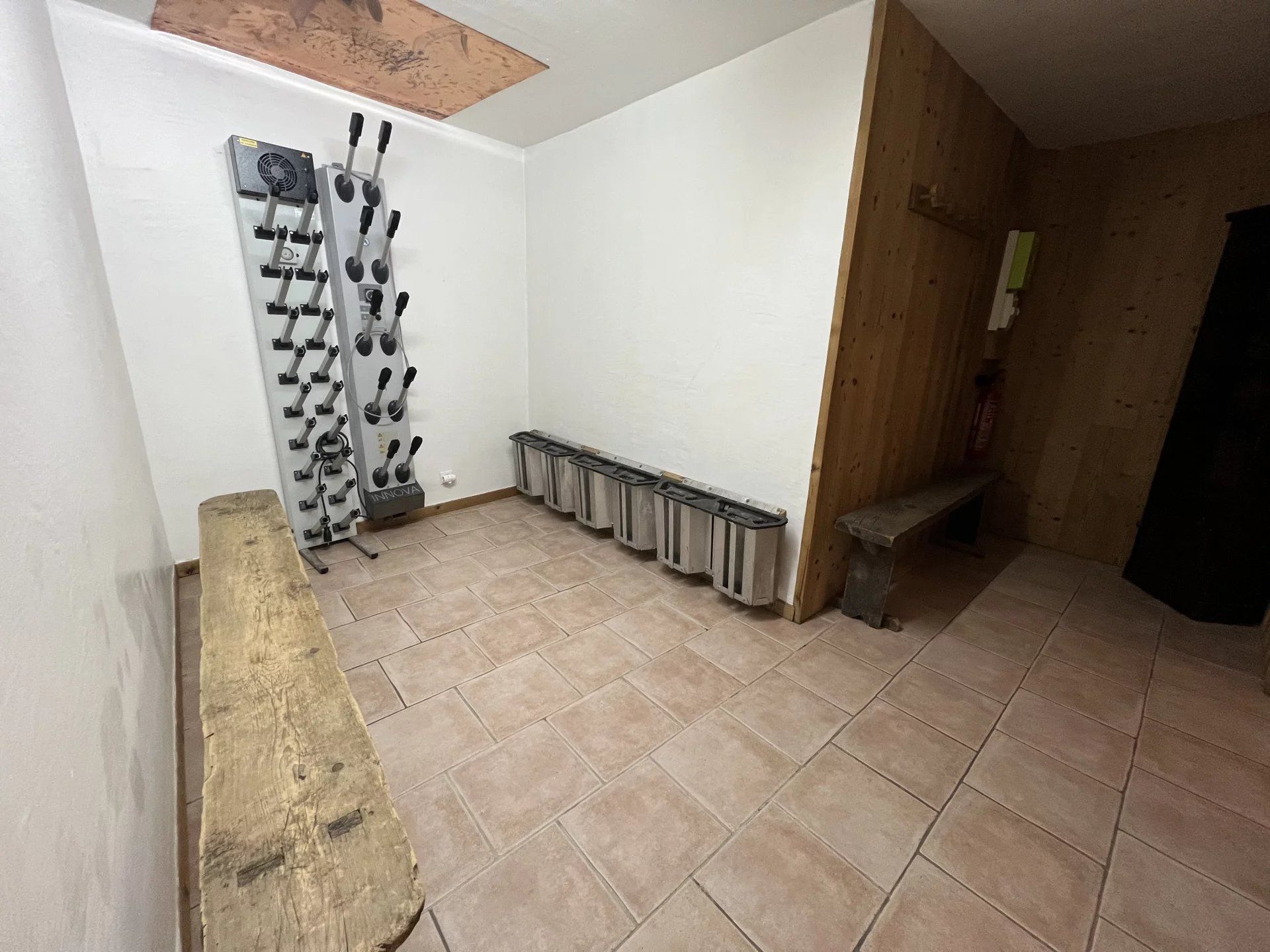 chalet 4 Rooms for sale on Méribel (73550)