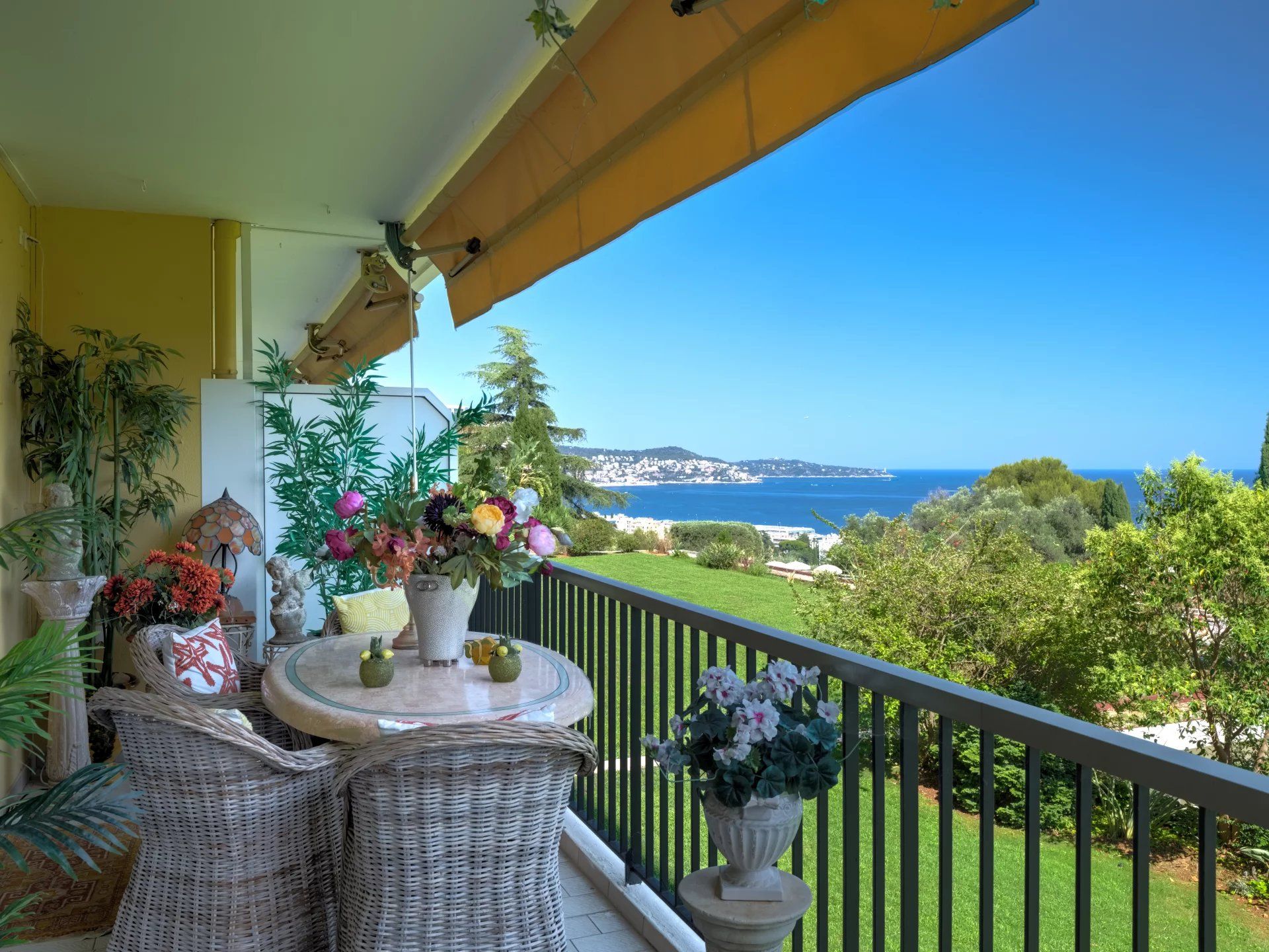 apartment 4 Rooms for sale on Nice (06200)