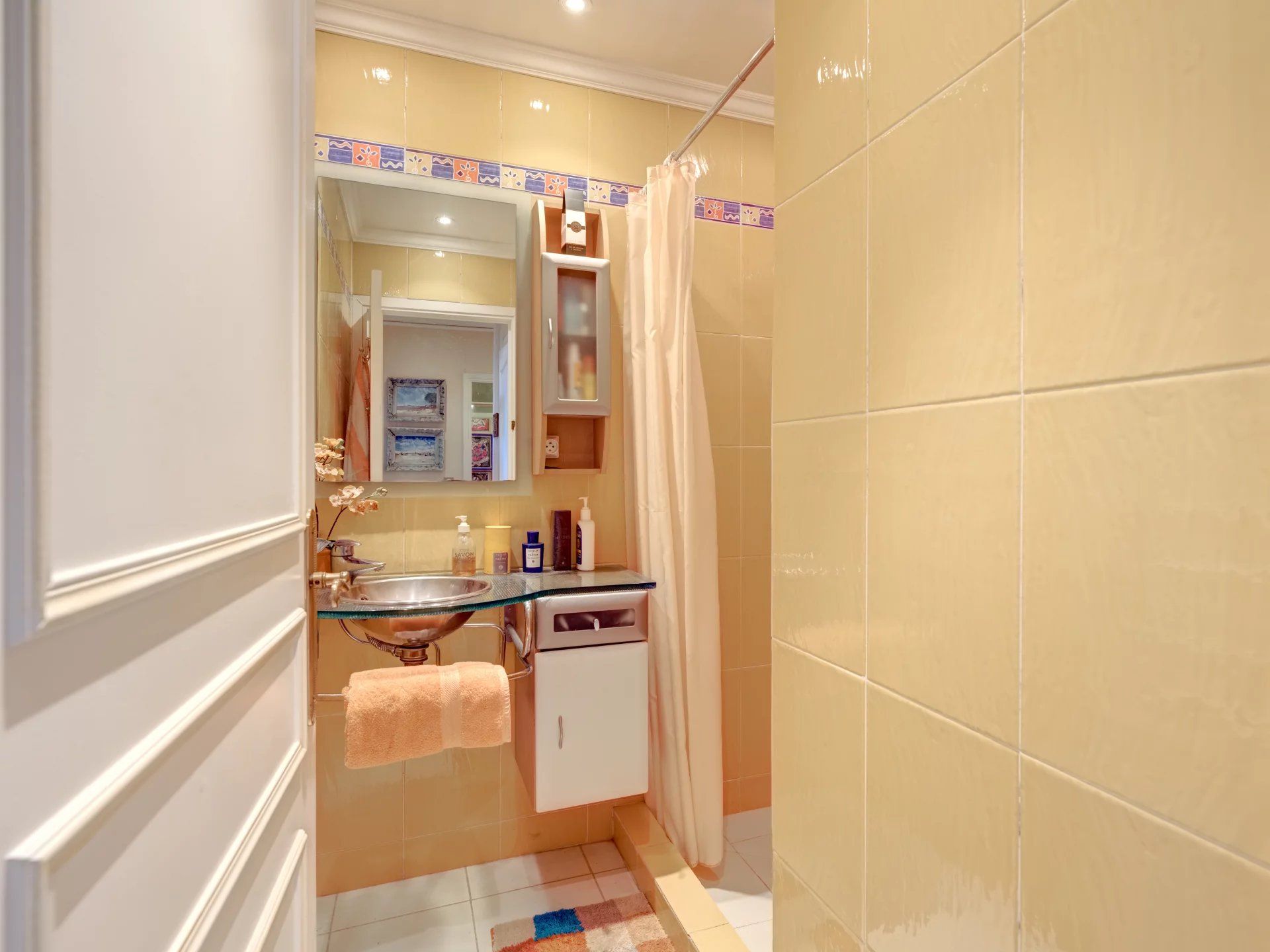 apartment 4 Rooms for sale on Nice (06200)