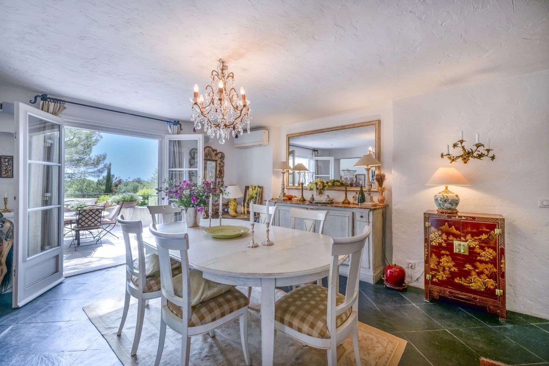 villa 6 Rooms for sale on Valbonne (06560)