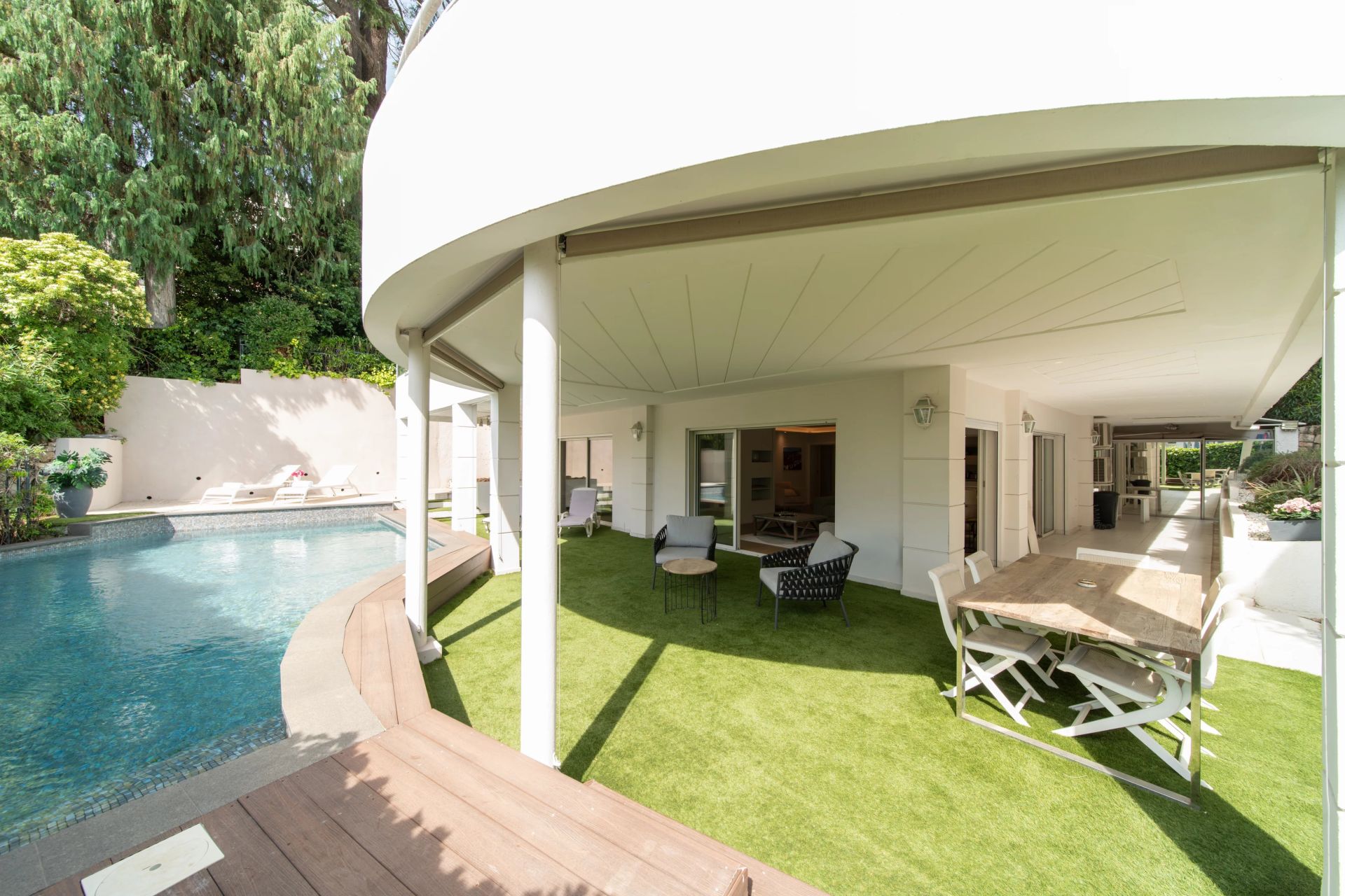 apartment 5 Rooms for sale on Cannes (06400)