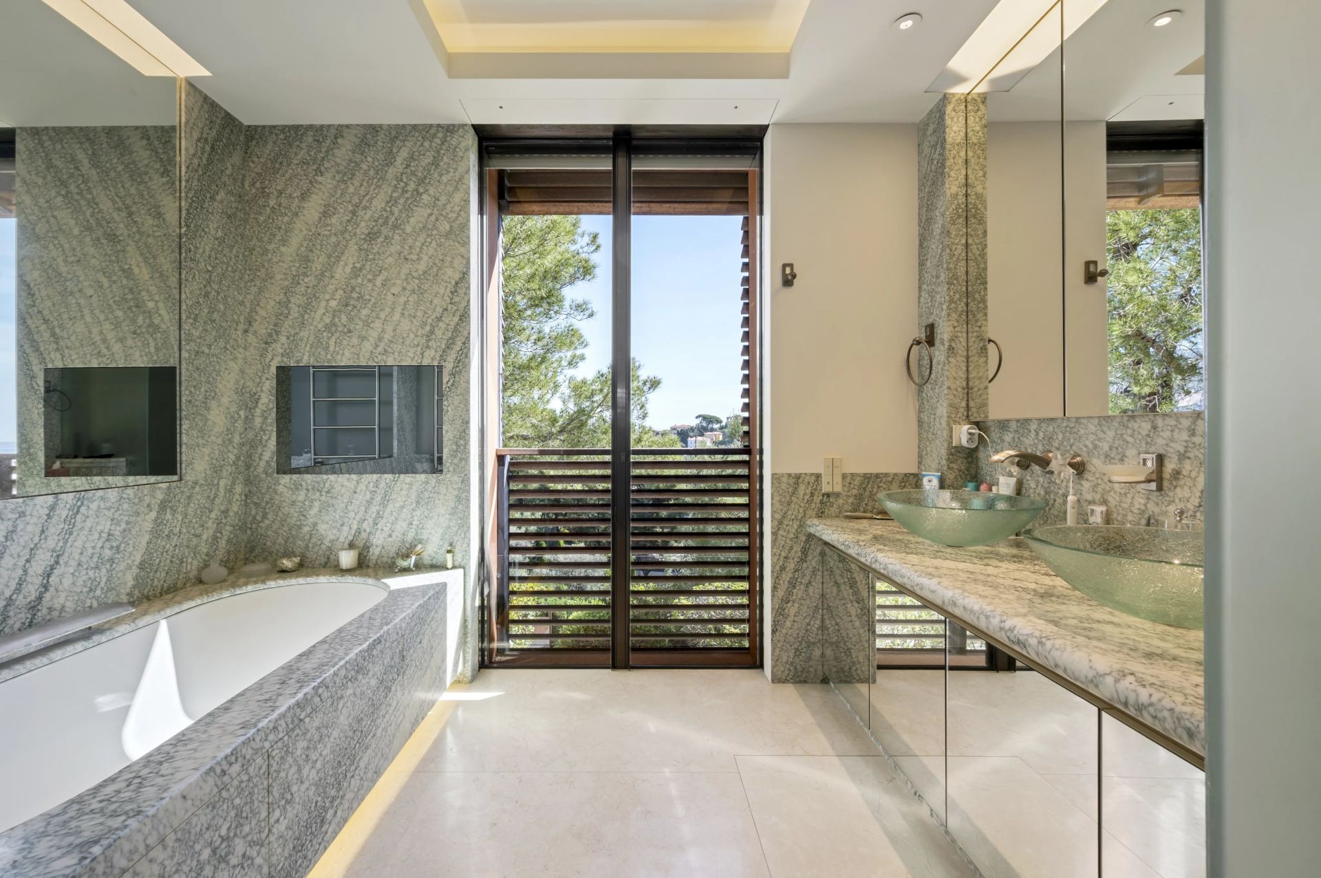 villa 14 Rooms for seasonal rent on Saint-Jean-Cap-Ferrat (06230)