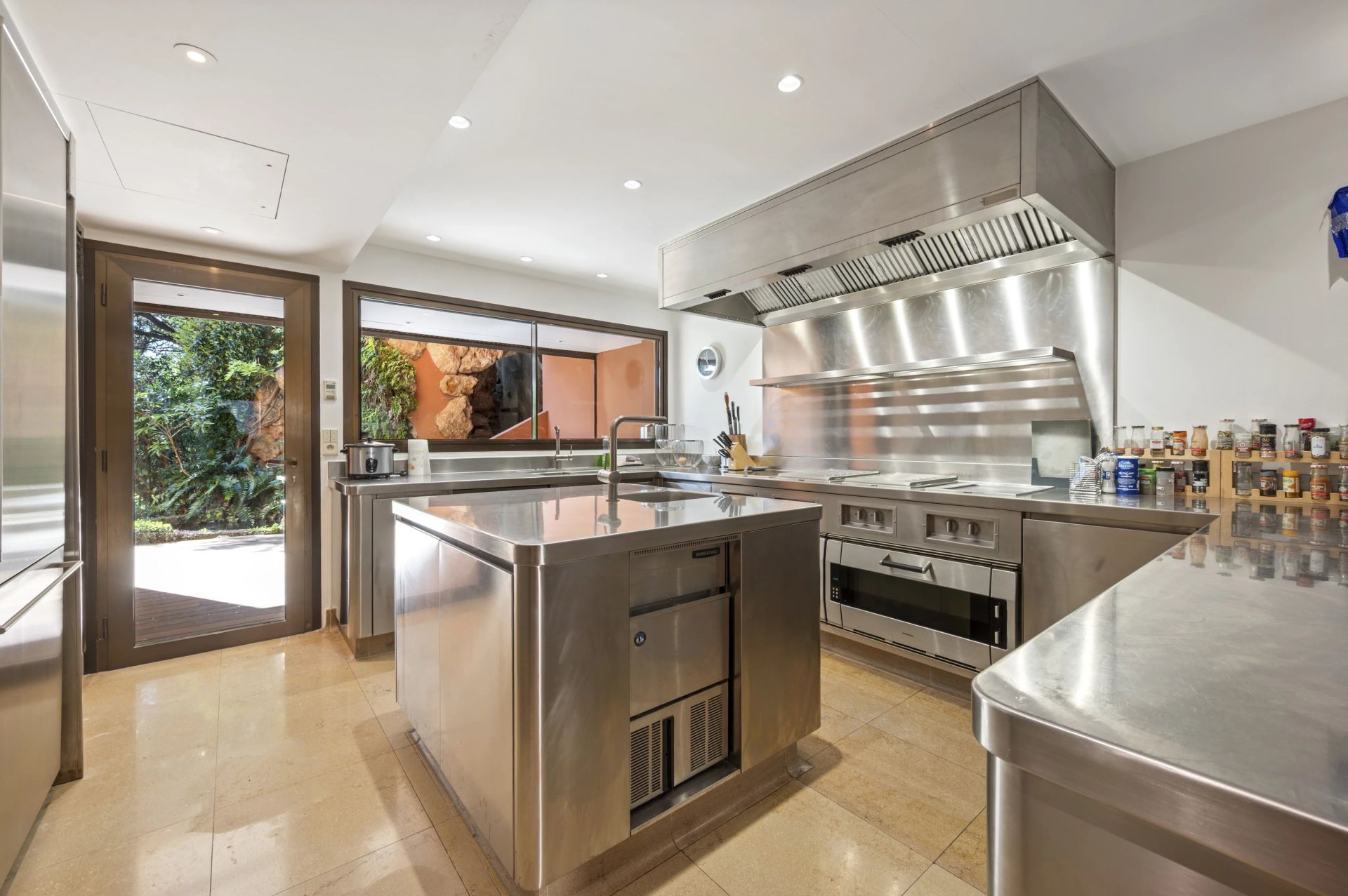 villa 14 Rooms for seasonal rent on Saint-Jean-Cap-Ferrat (06230)