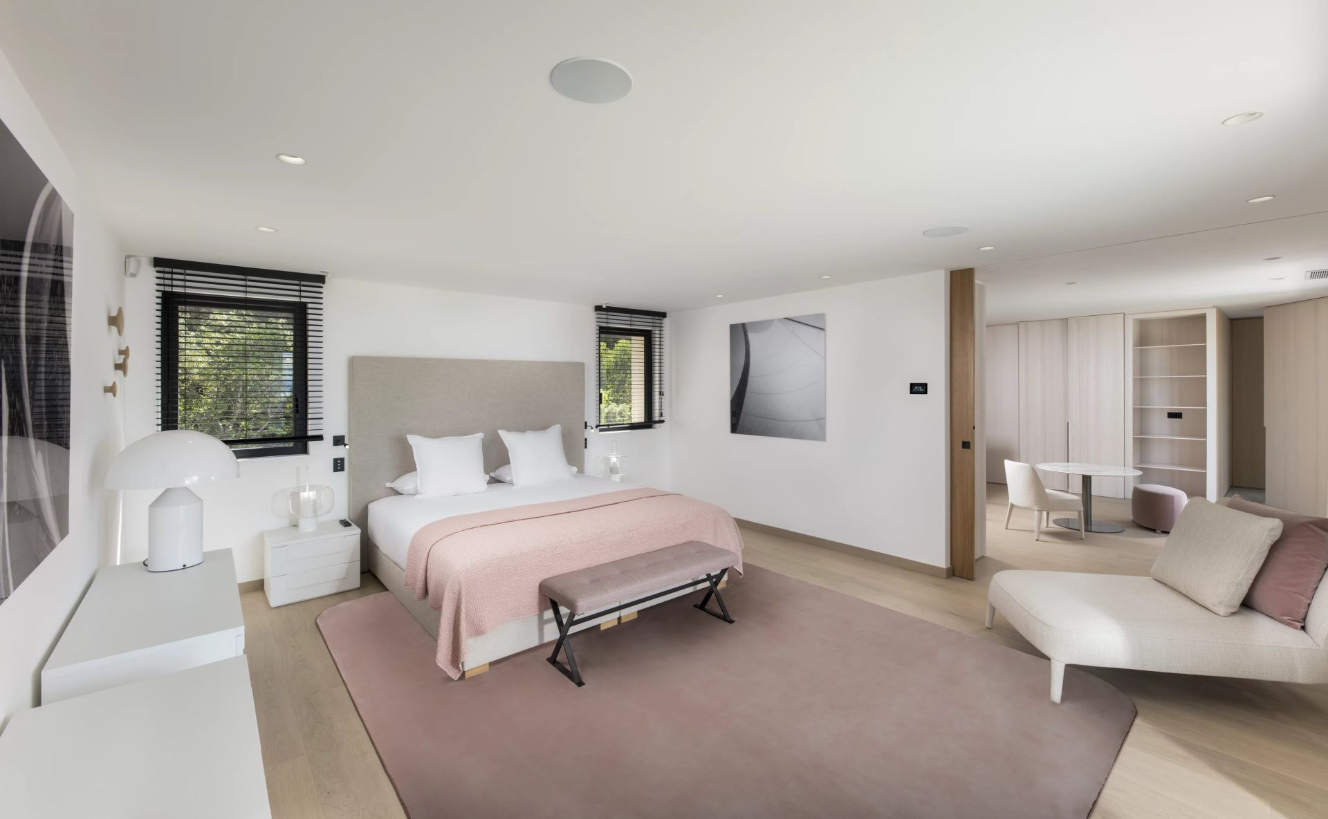 villa 8 Rooms for seasonal rent on Saint-Tropez (83990)