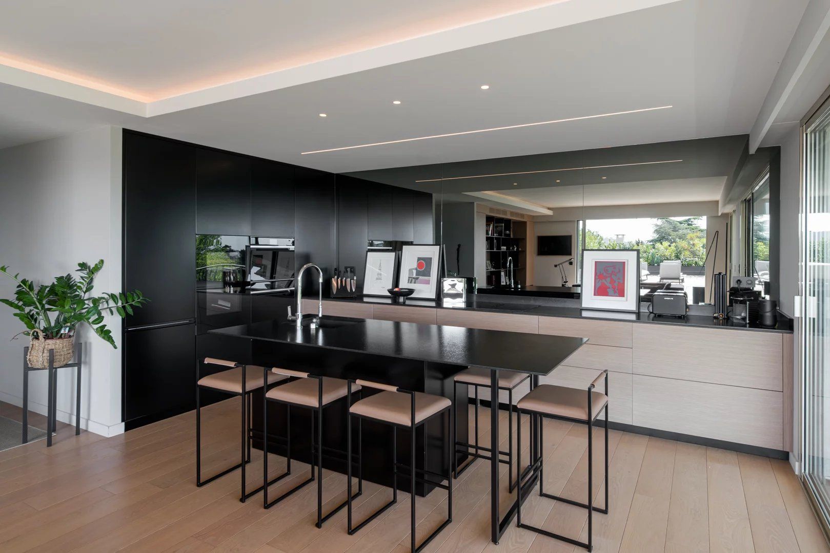 apartment 2 Rooms for sale on Cannes (06400)