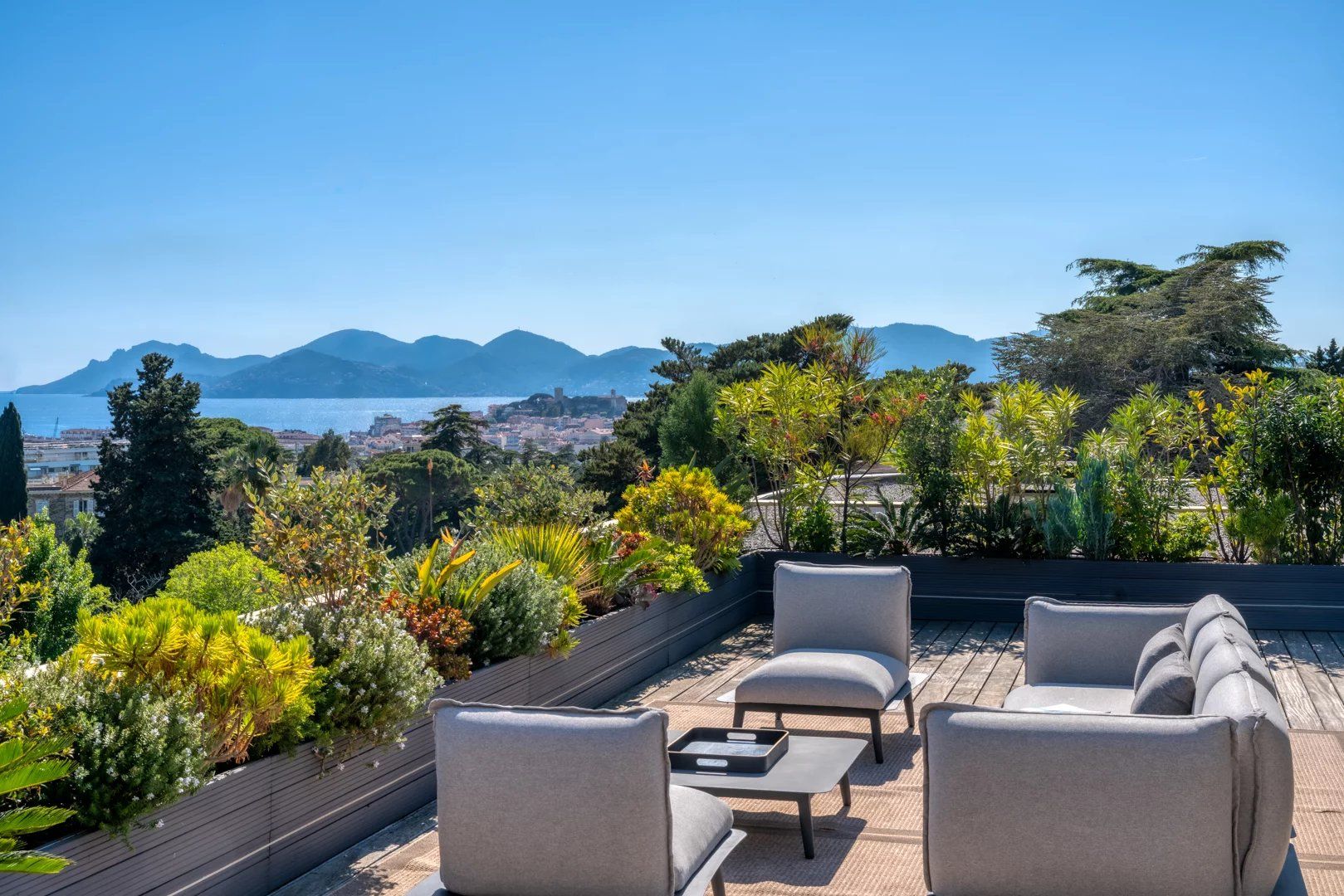 apartment 2 Rooms for sale on Cannes (06400)