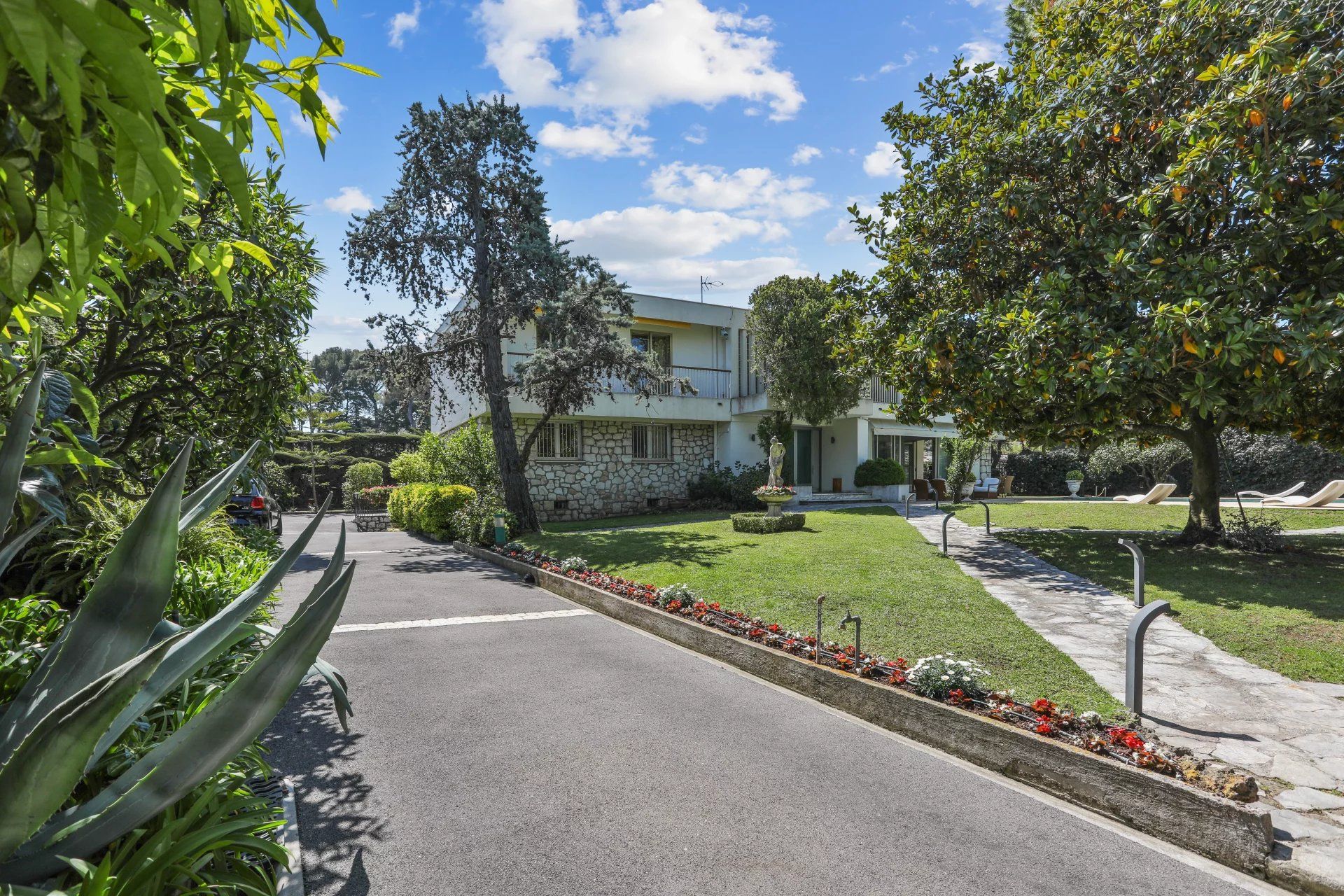 villa 9 Pièces en location saisonnière sur Antibes (06160)