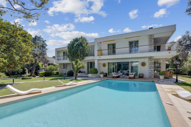 Location saisonnière Villa Antibes 9&nbsp;Pièces 200&nbsp;m²