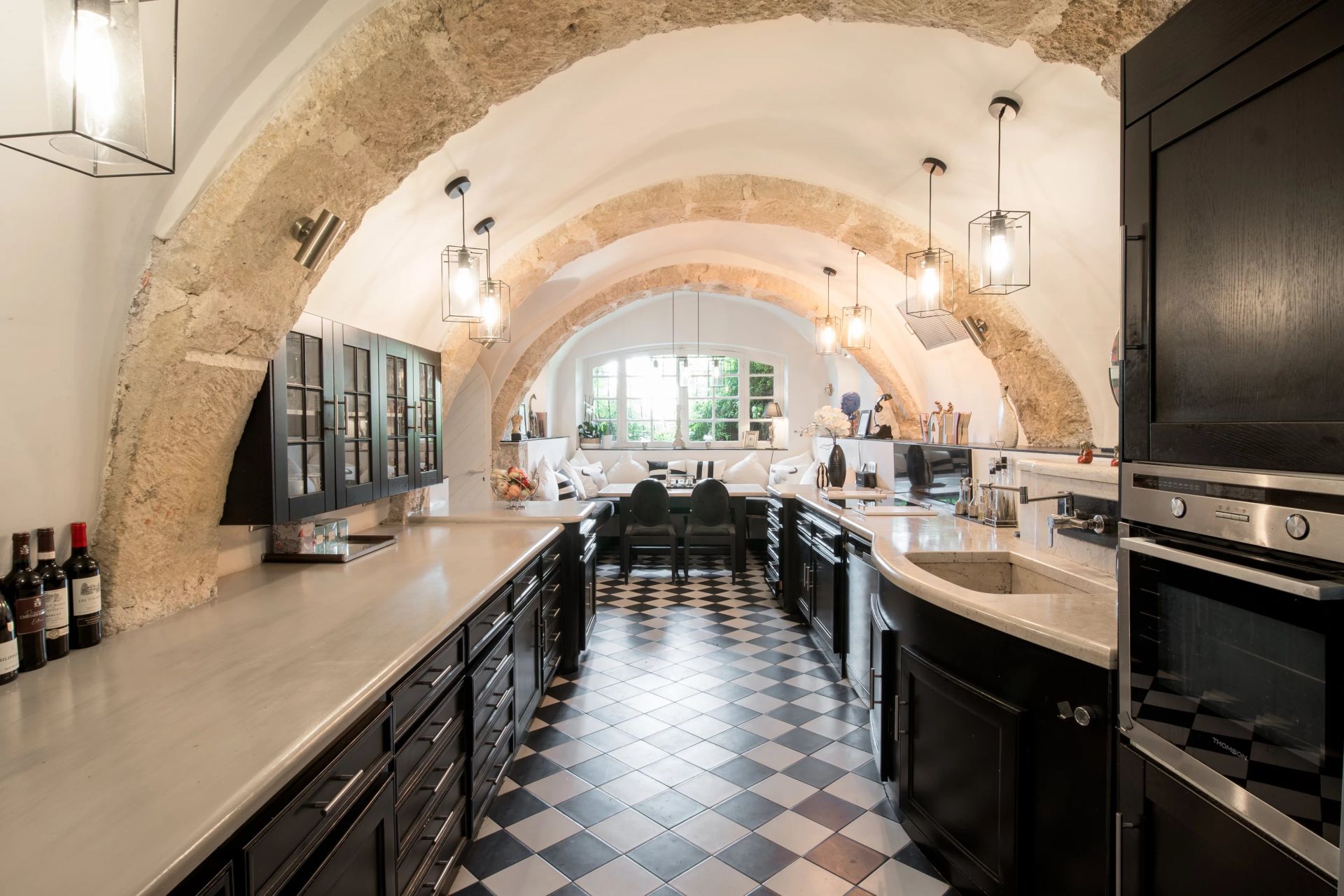villa 10 Rooms for sale on Biot (06410)