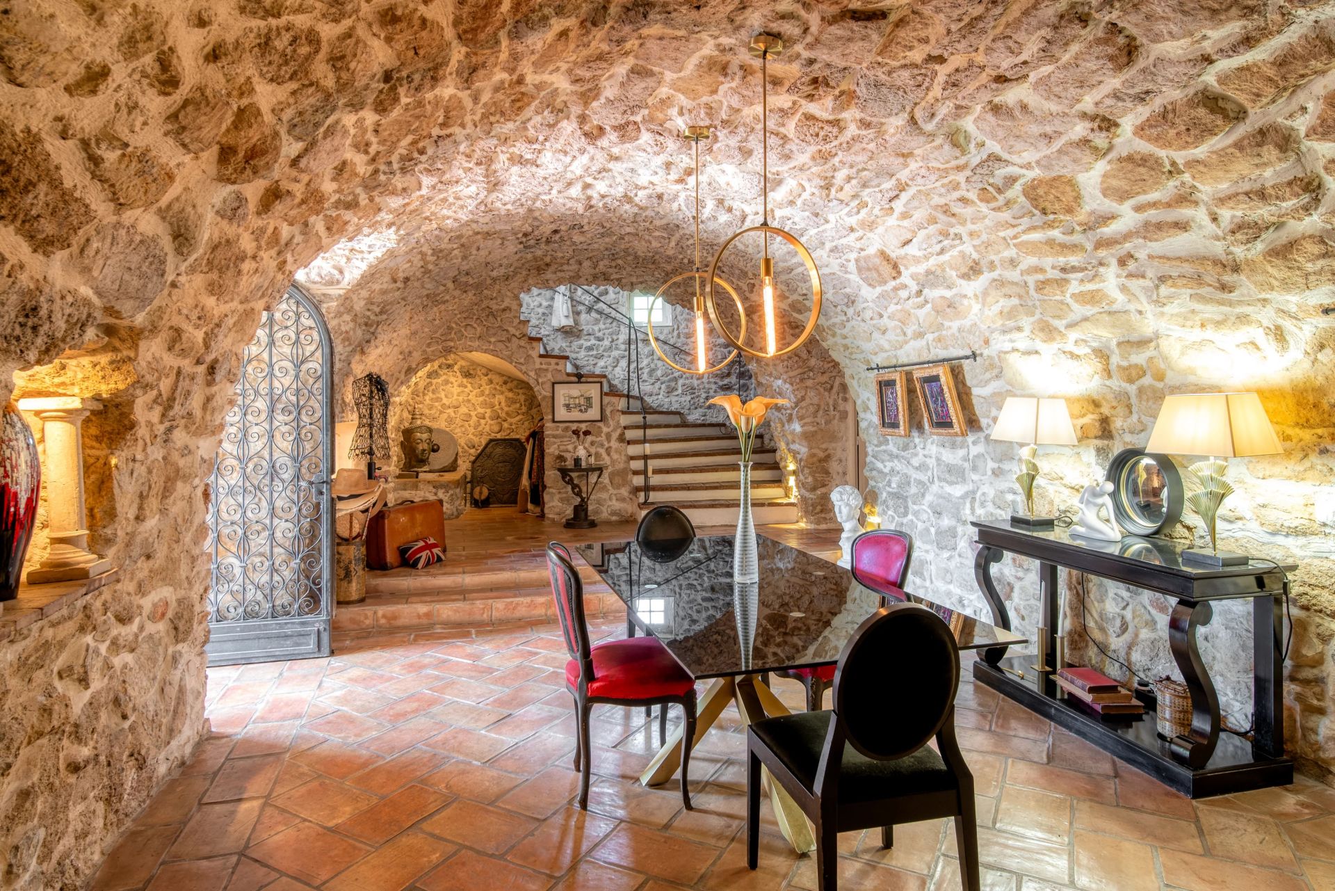 villa 10 Rooms for sale on Biot (06410)