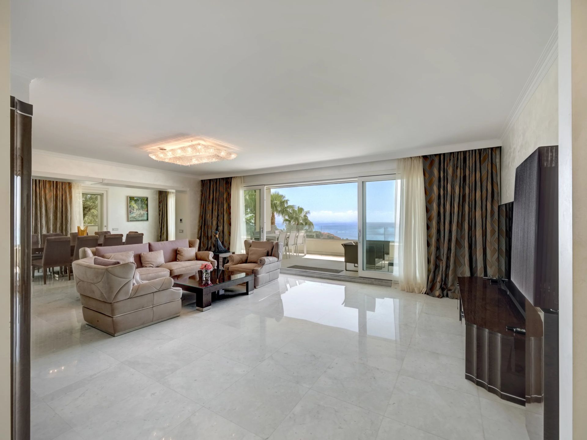 villa 16 Rooms for sale on Cap-d'Ail (06320)