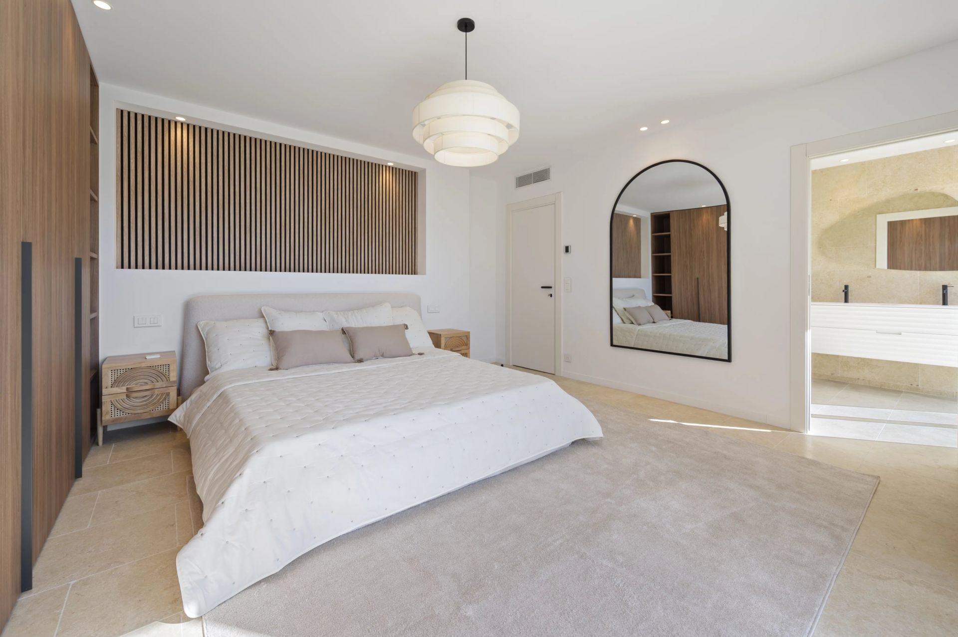 villa 8 Rooms for sale on La Turbie (06320)