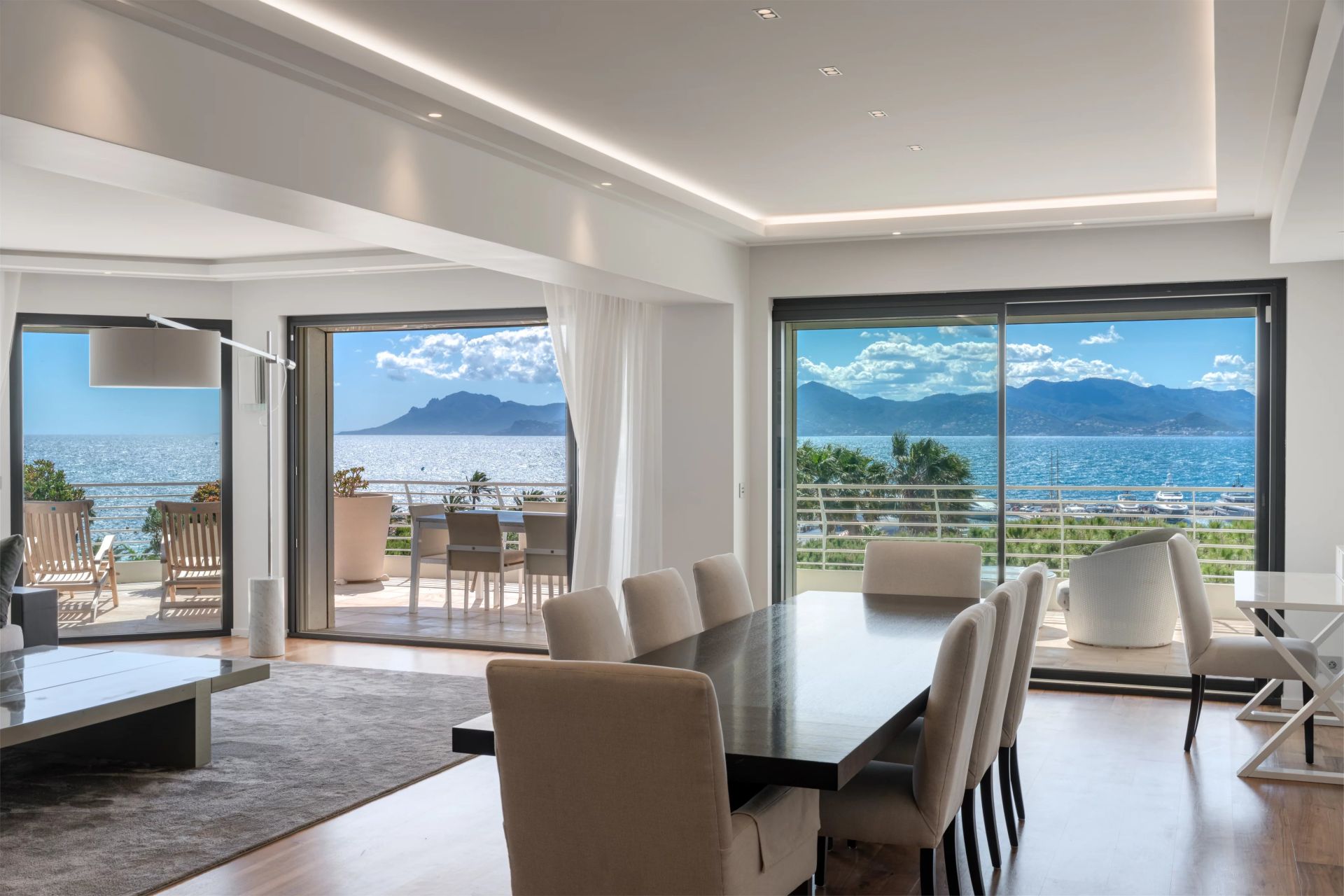 apartment 6 Rooms for sale on Cannes (06400)