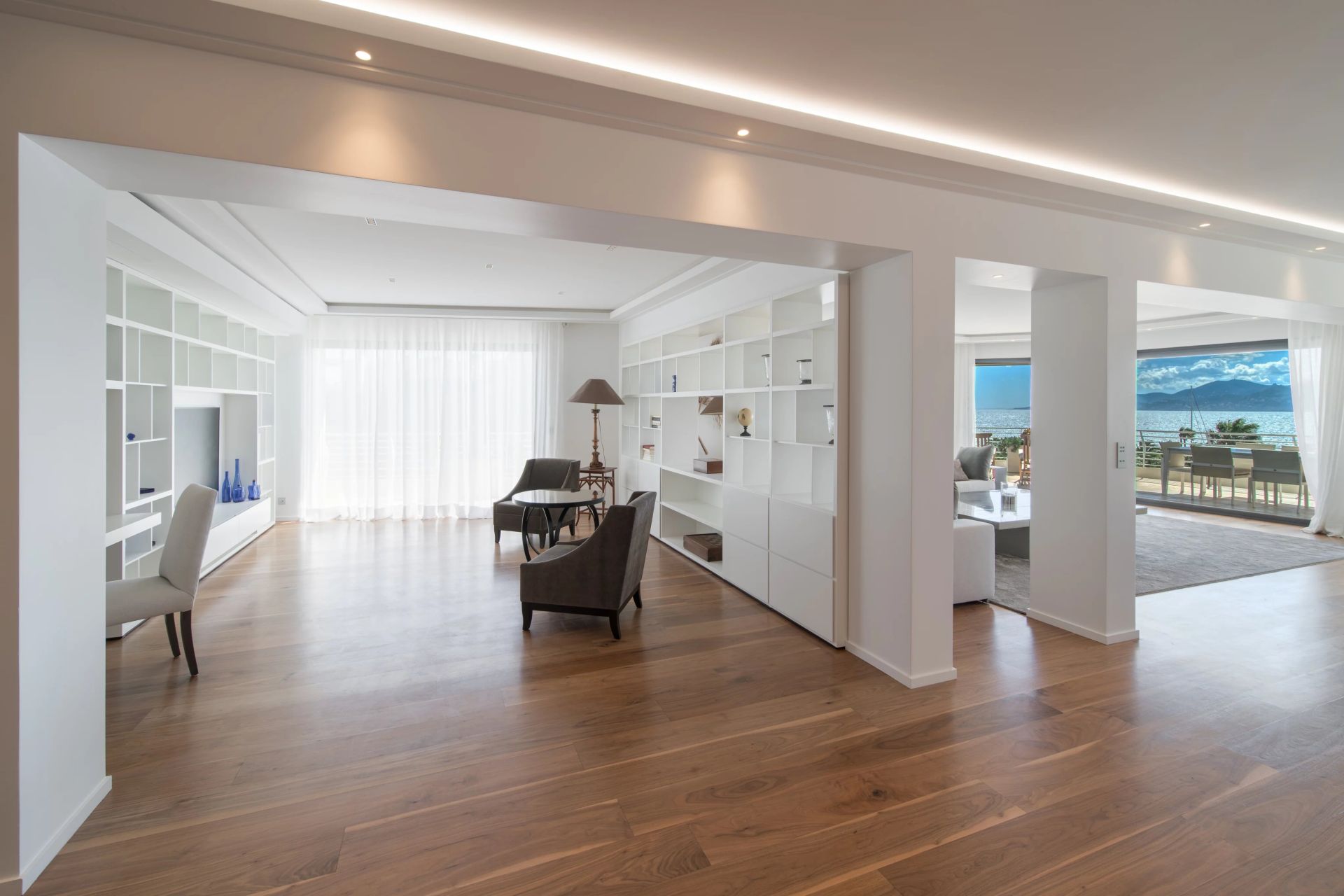 apartment 6 Rooms for sale on Cannes (06400)