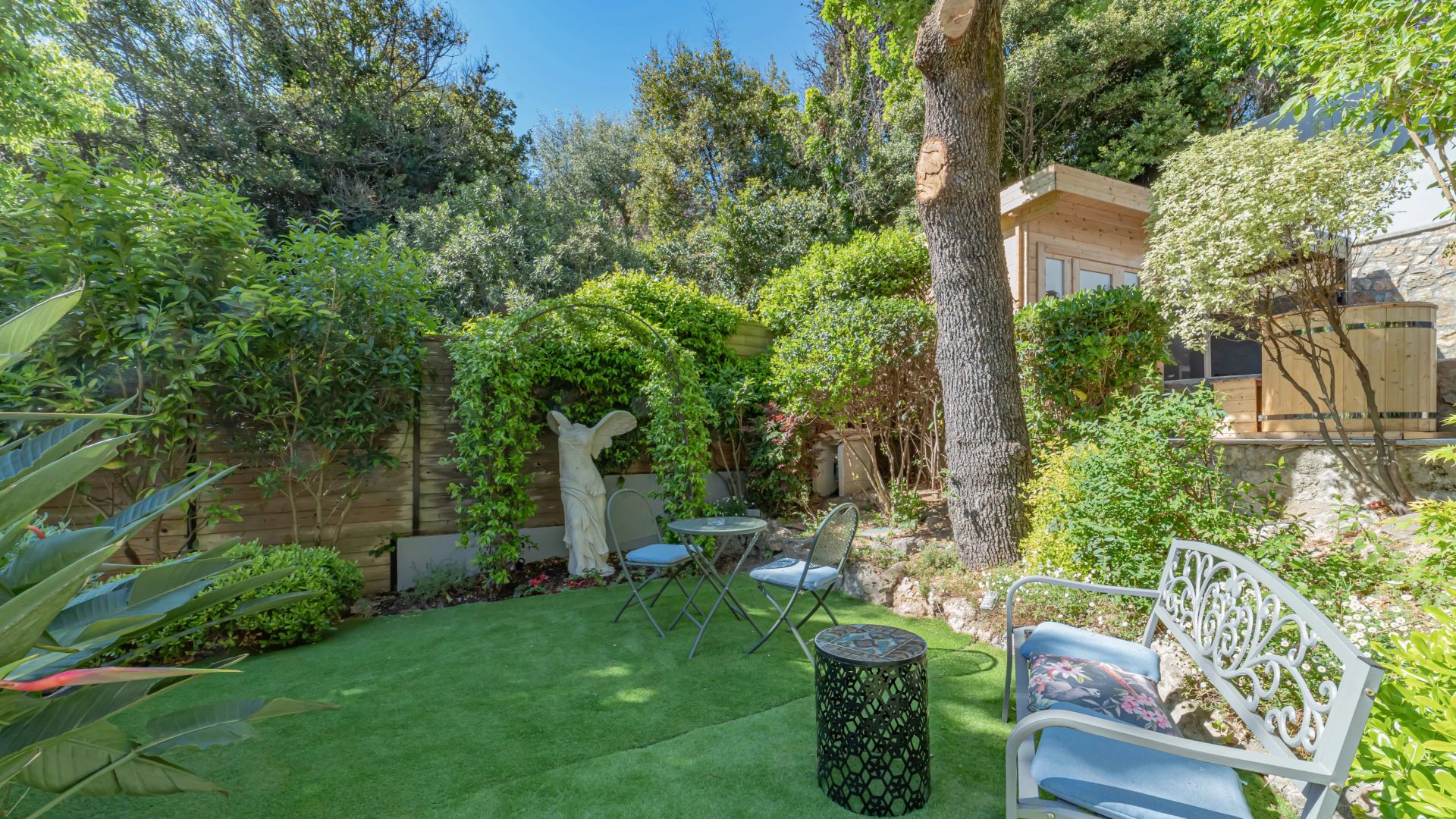 villa 4 Rooms for sale on Le Cannet (06110)