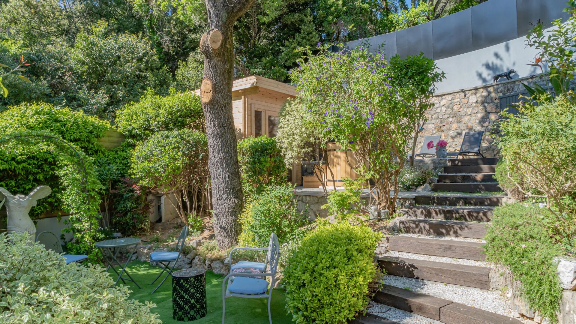 villa 4 Rooms for sale on Le Cannet (06110)