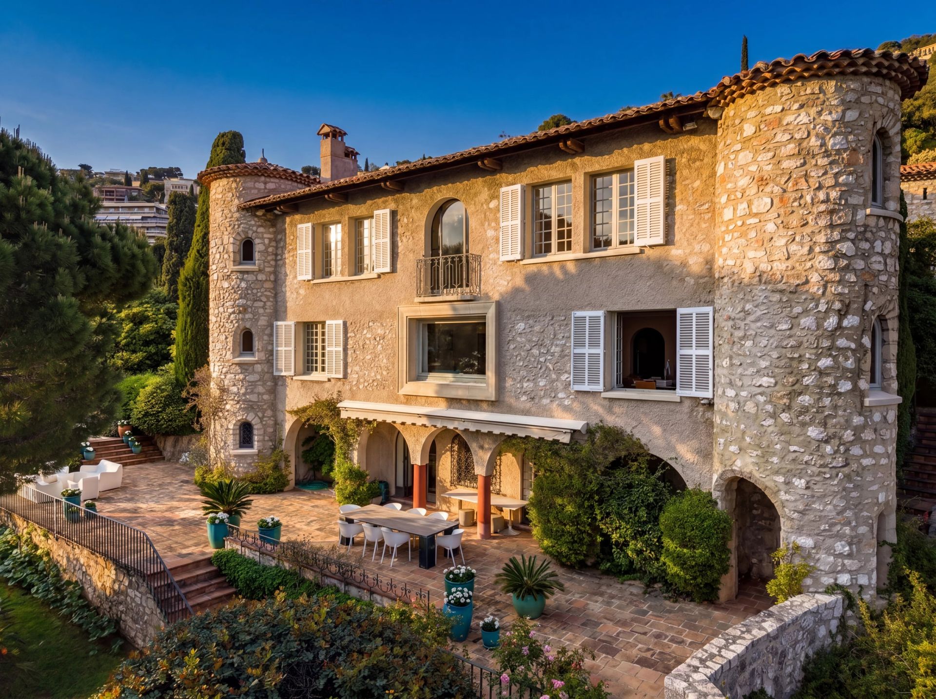 villa 11 Rooms for sale on Villefranche-sur-Mer (06230)