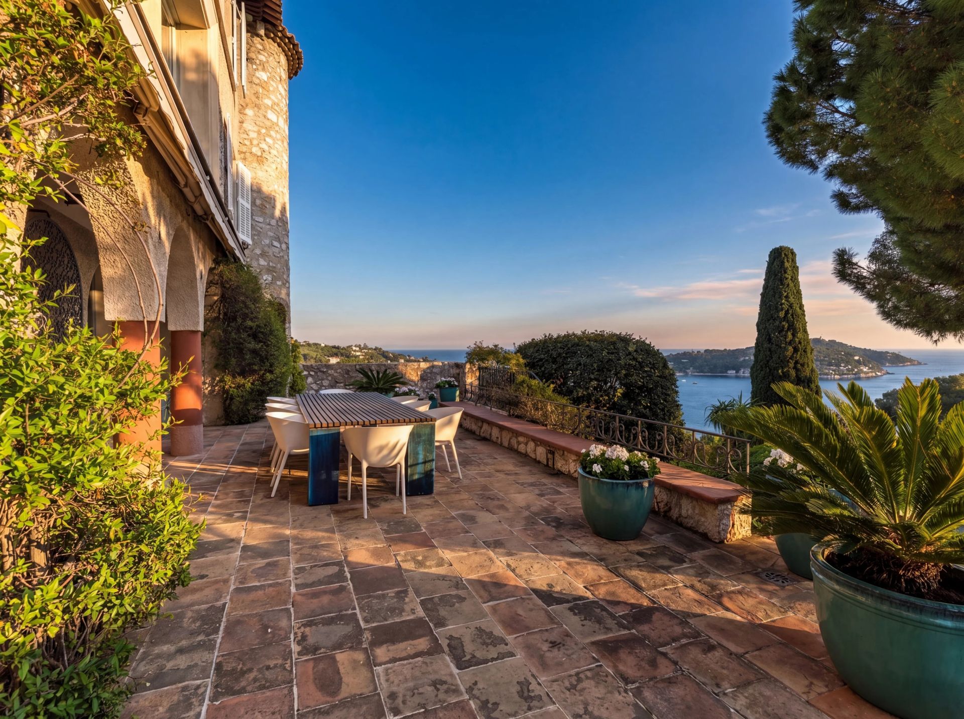 villa 11 Rooms for sale on Villefranche-sur-Mer (06230)