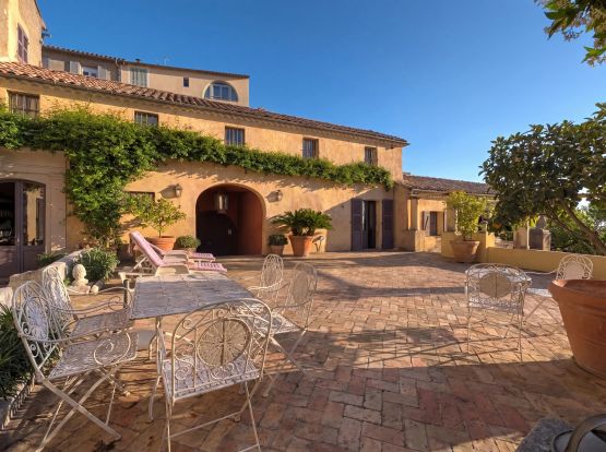 Sale Villa Cagnes-sur-Mer 14&nbsp;Rooms 480&nbsp;m²