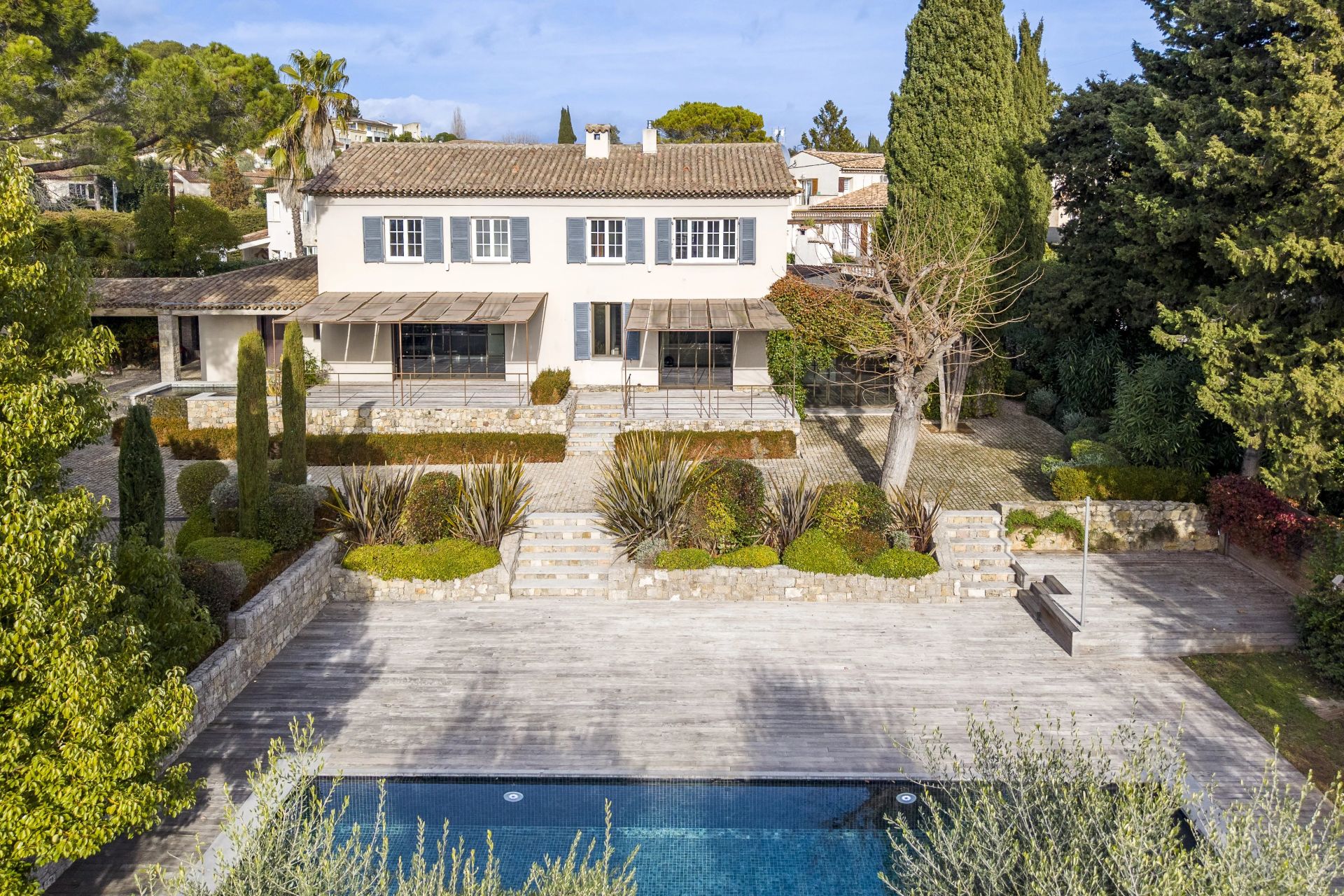 villa 6 Rooms for sale on Mougins (06250)