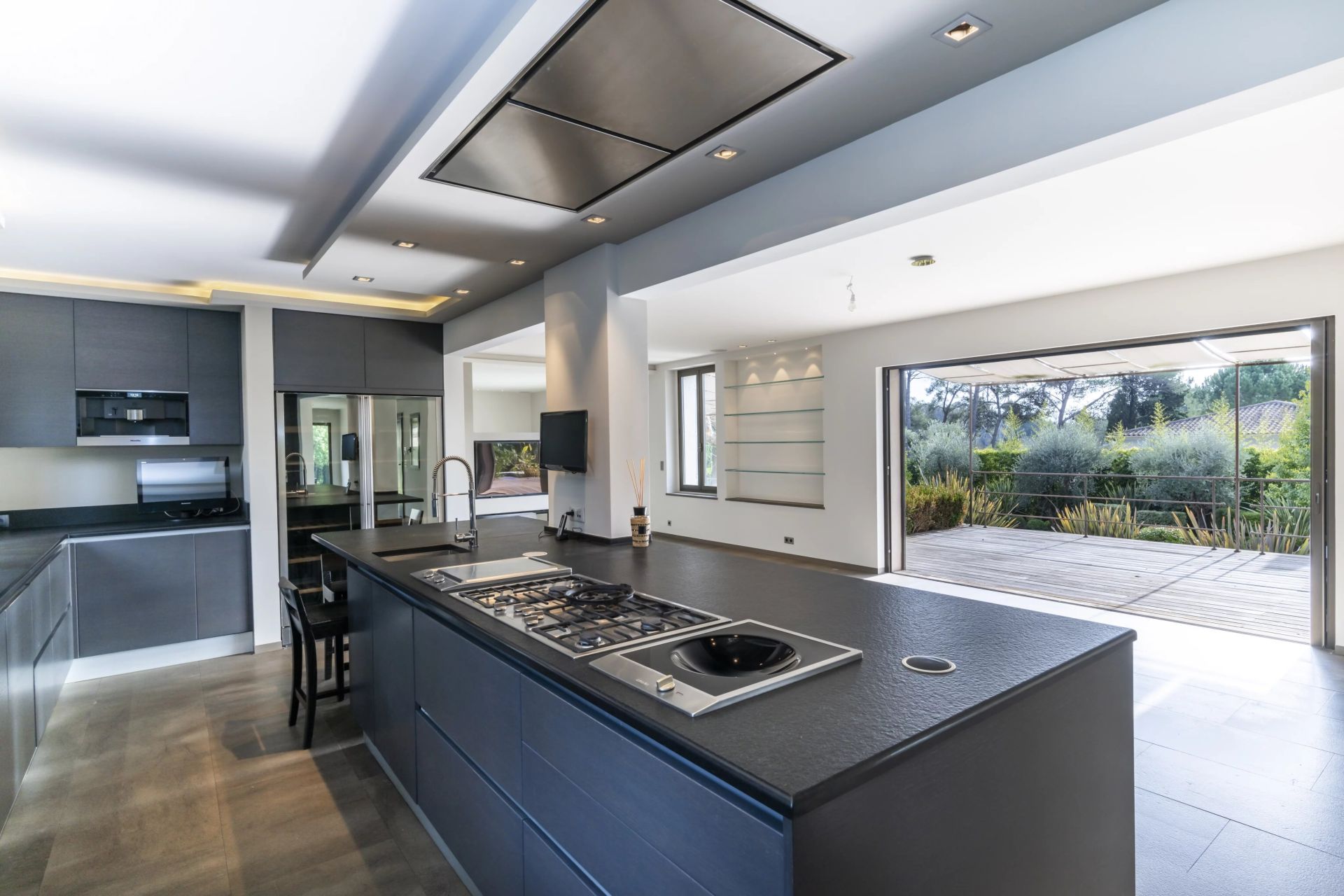 villa 6 Rooms for sale on Mougins (06250)