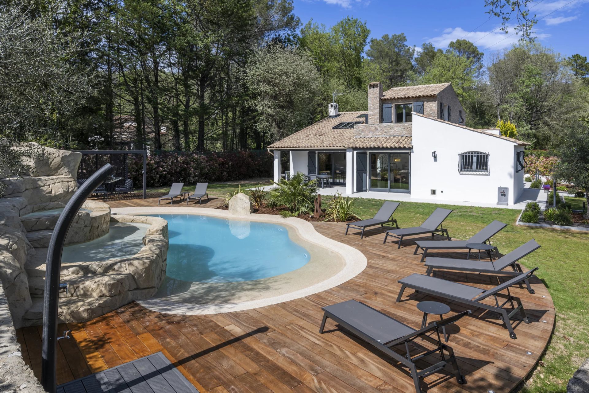 villa 7 Pièces en vente sur Roquefort-les-Pins (06330)
