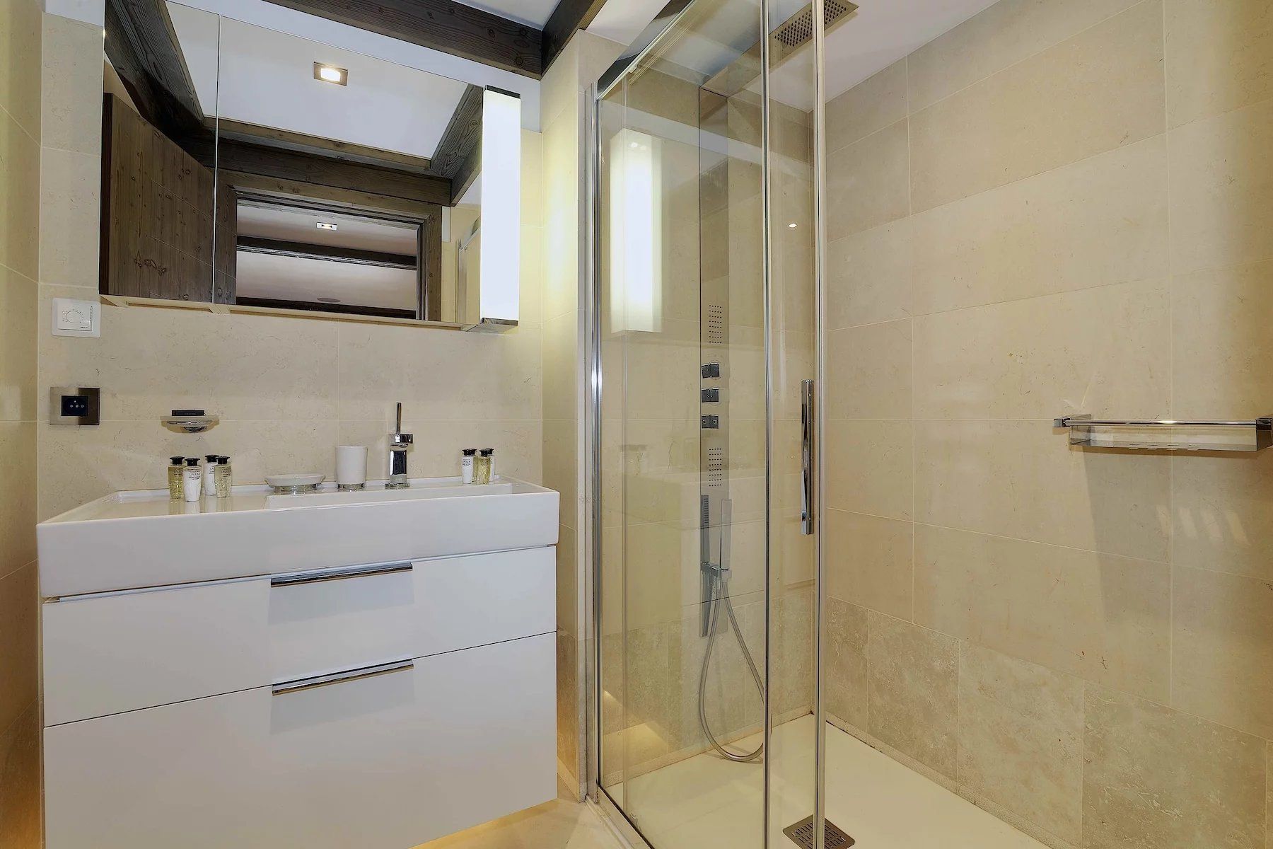 apartment 5 Rooms for sale on Courchevel (73120)