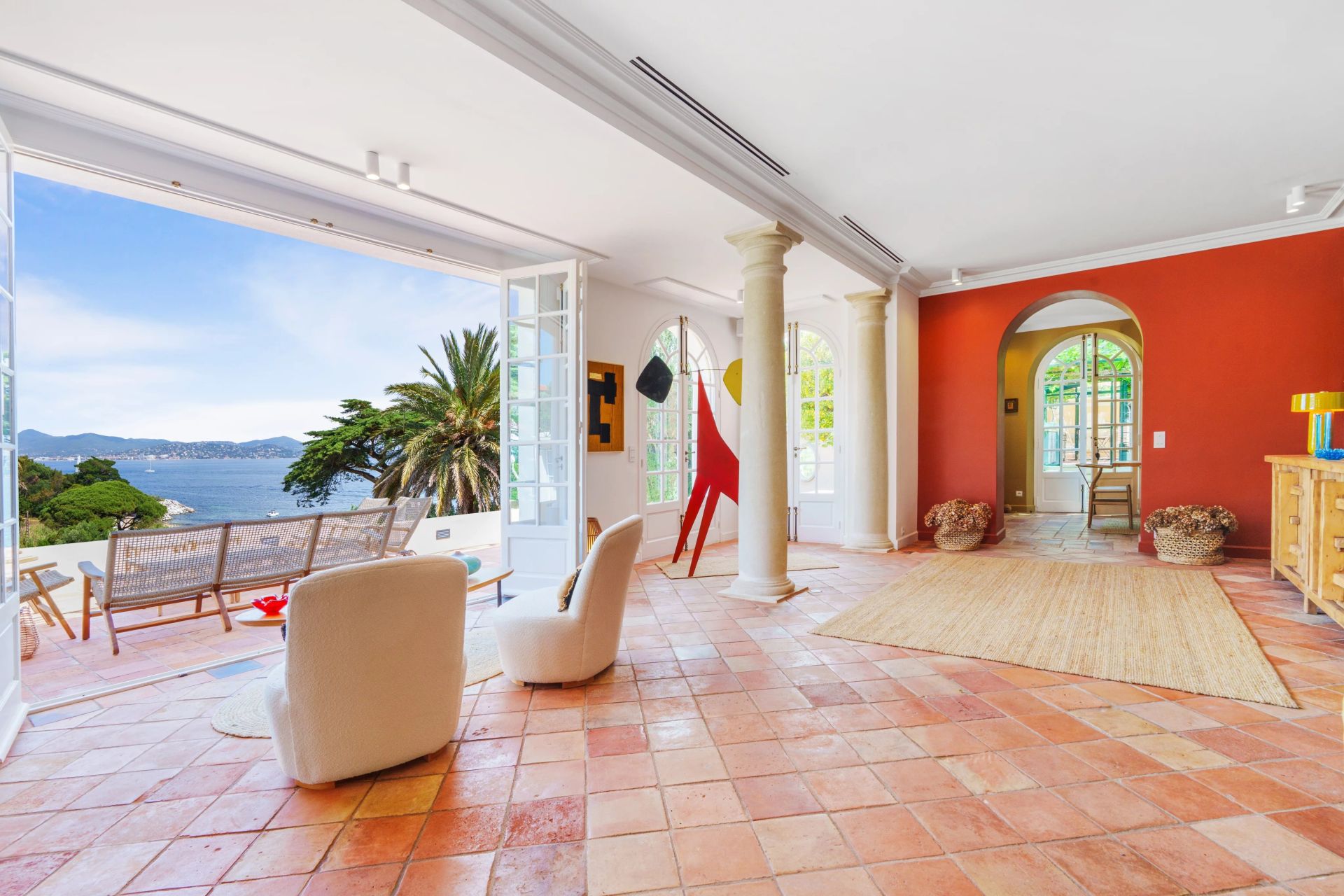 villa 11 Rooms for seasonal rent on Saint-Tropez (83990)
