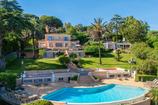 Location saisonnière Villa Saint-Tropez 11&nbsp;Pièces 550&nbsp;m²