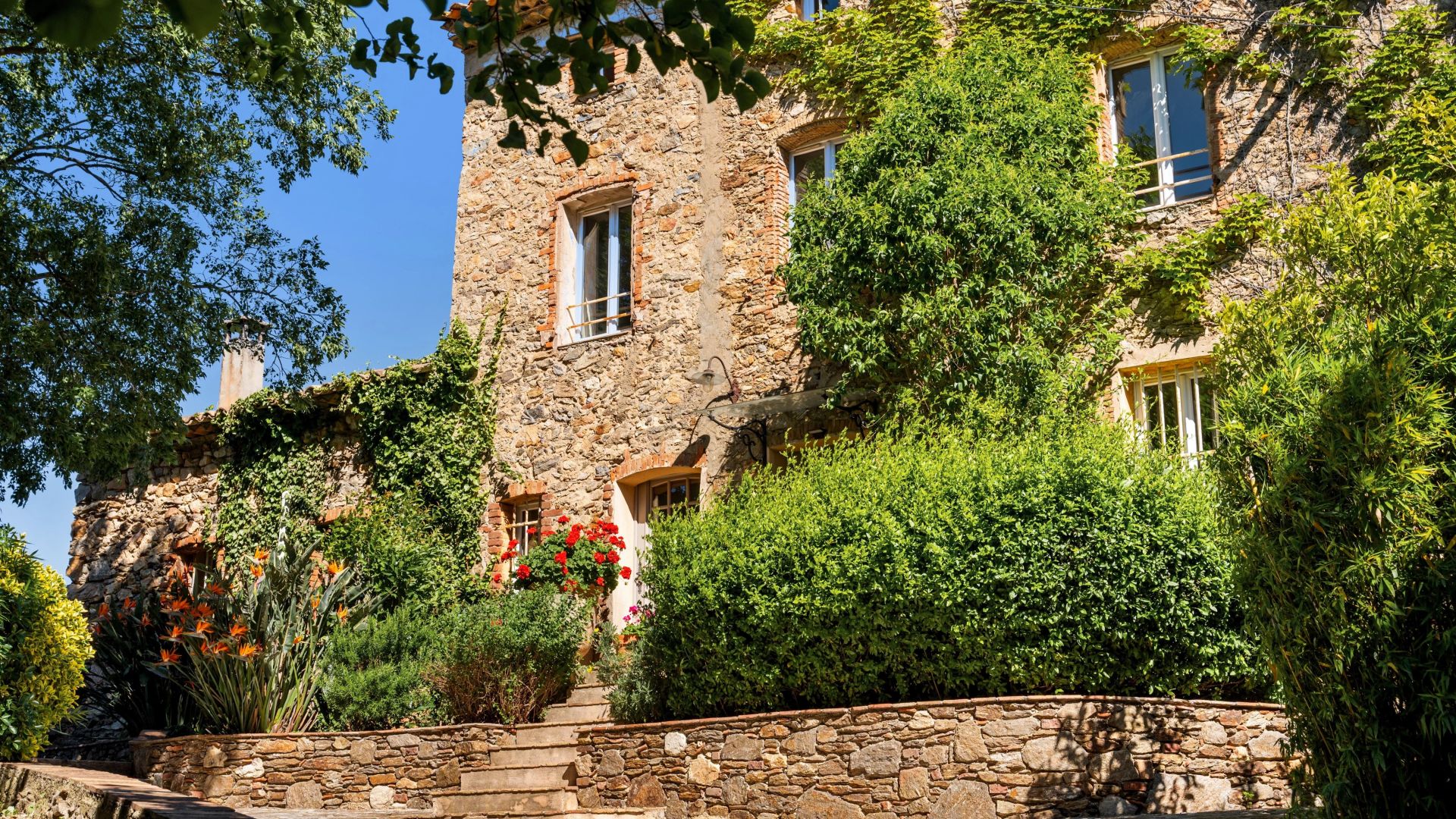 villa 16 Rooms for sale on Sainte-Maxime (83120)