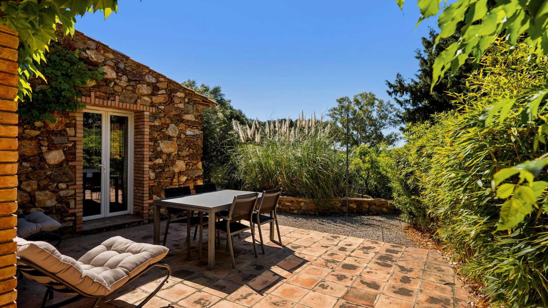 villa 16 Rooms for sale on Sainte-Maxime (83120)