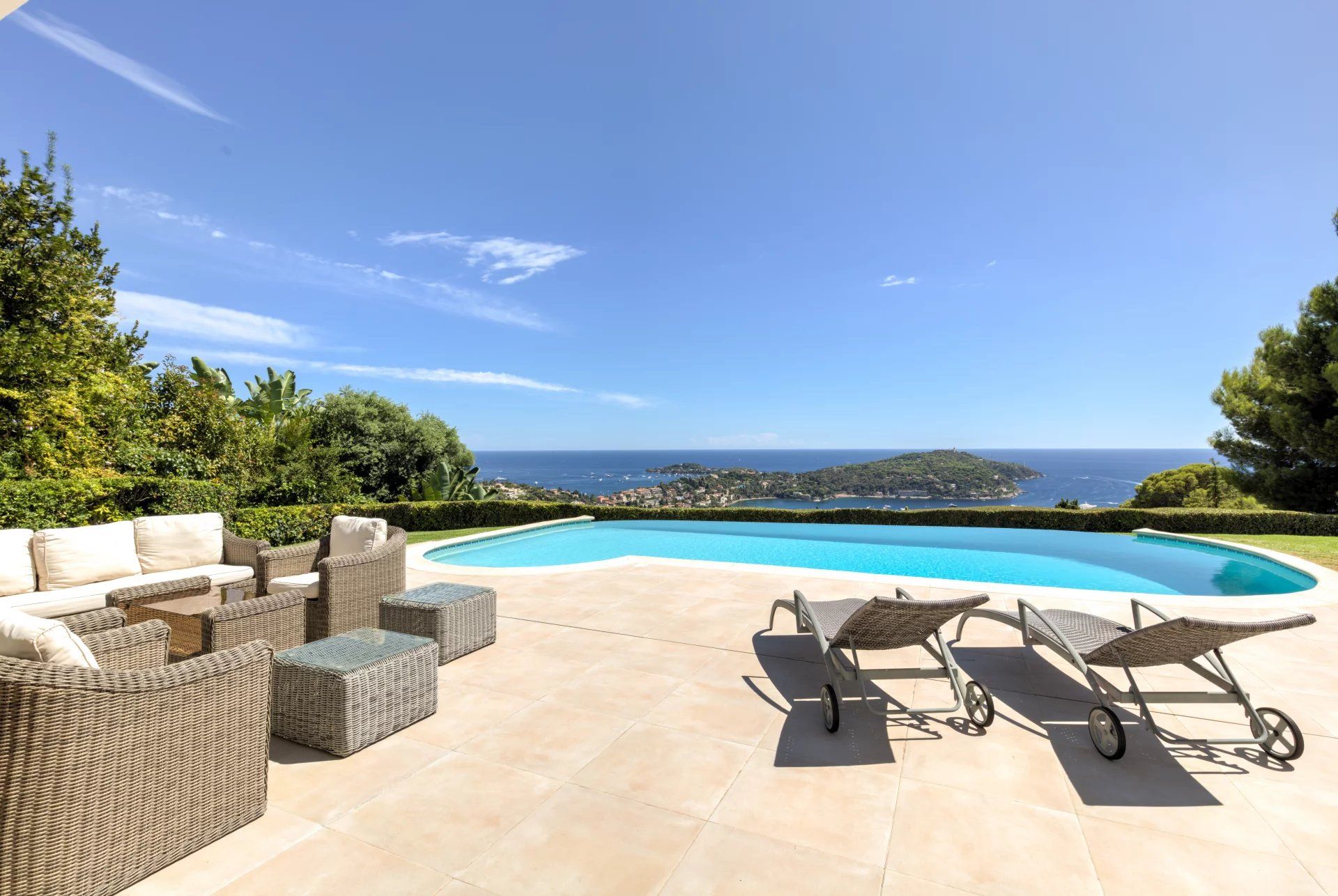 villa 6 Rooms for sale on Villefranche-sur-Mer (06230)