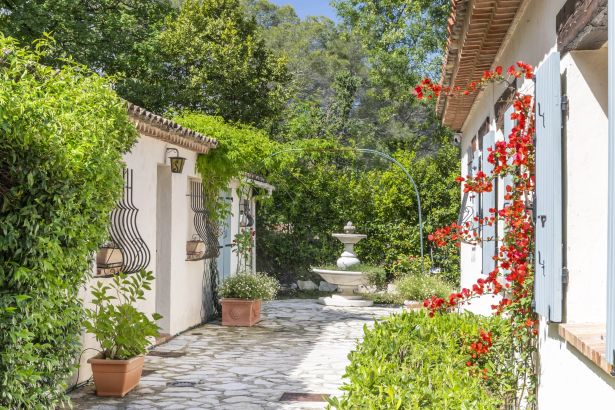Rental Villa Roquefort-les-Pins 10&nbsp;Rooms 350&nbsp;m²