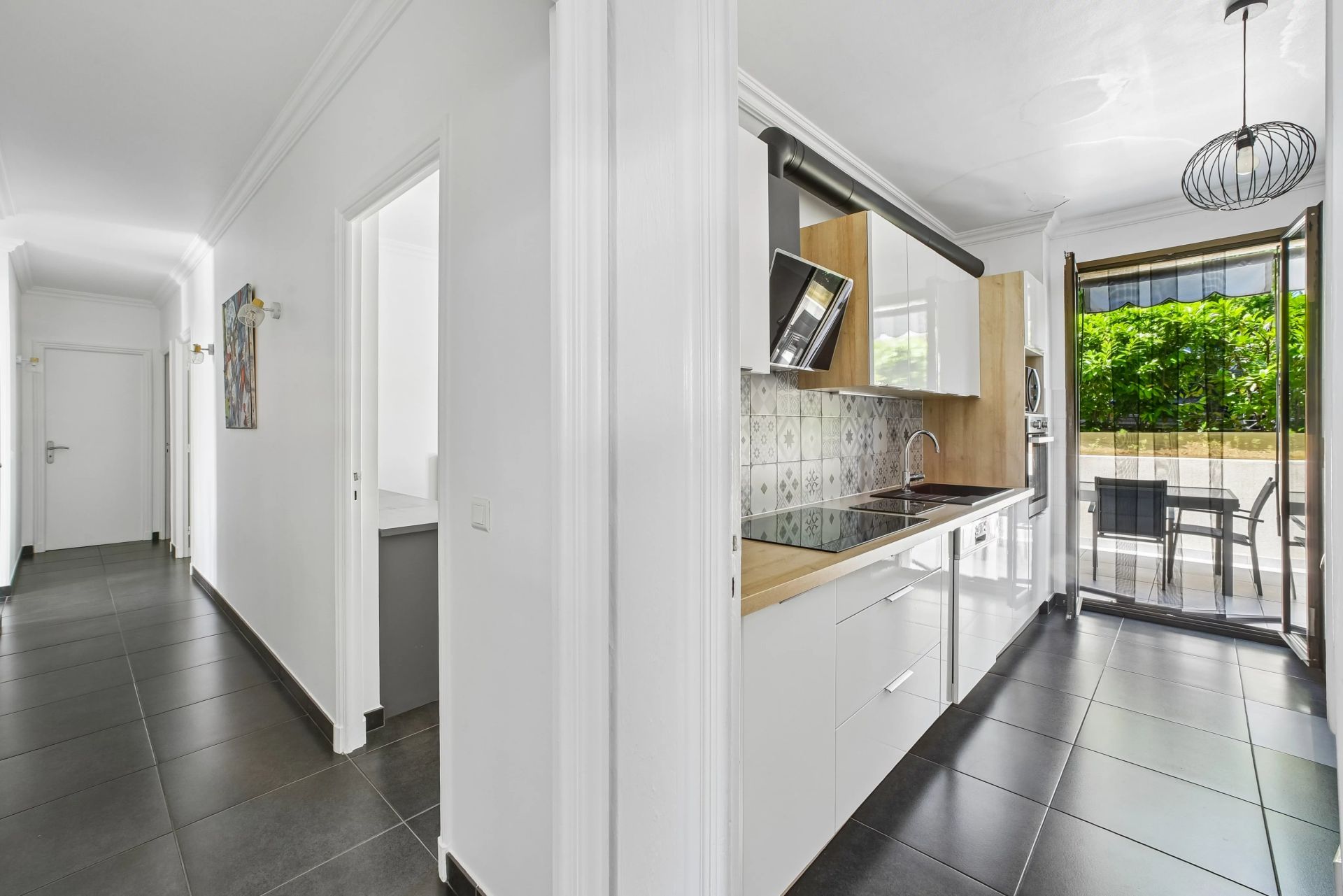 apartment 5 Rooms for sale on Villeneuve-Loubet (06270)
