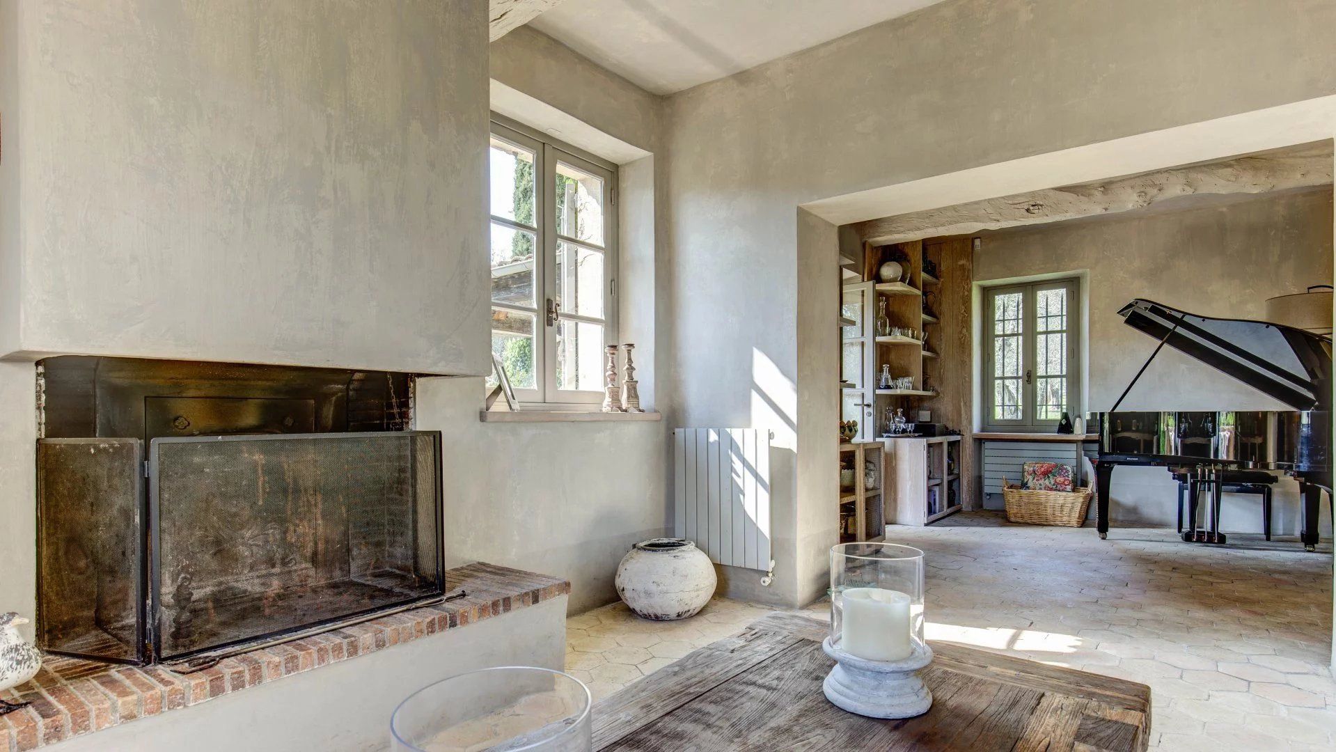 villa 11 Rooms for sale on Roquefort-les-Pins (06330)