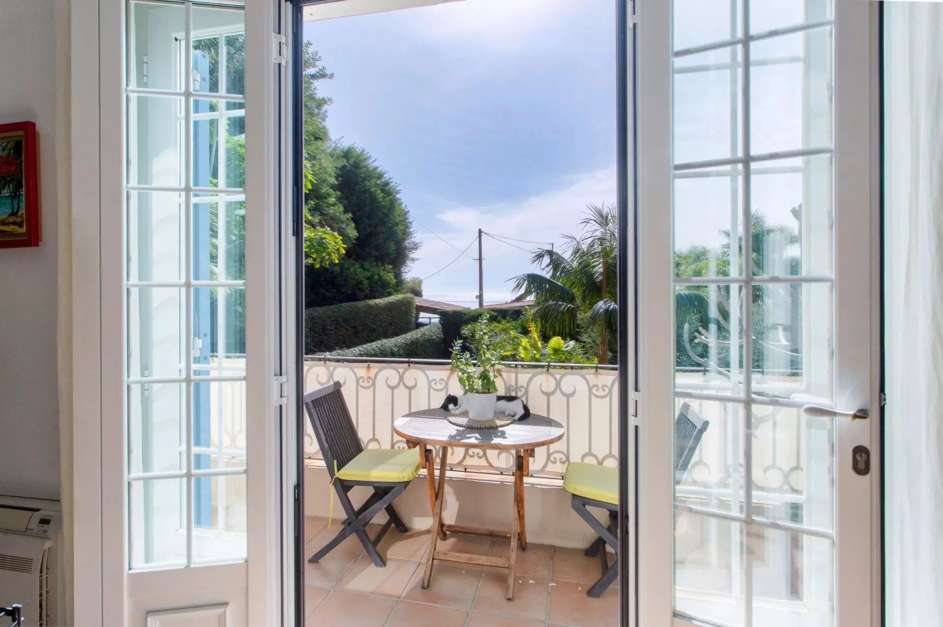 villa 8 Rooms for sale on Èze (06360)