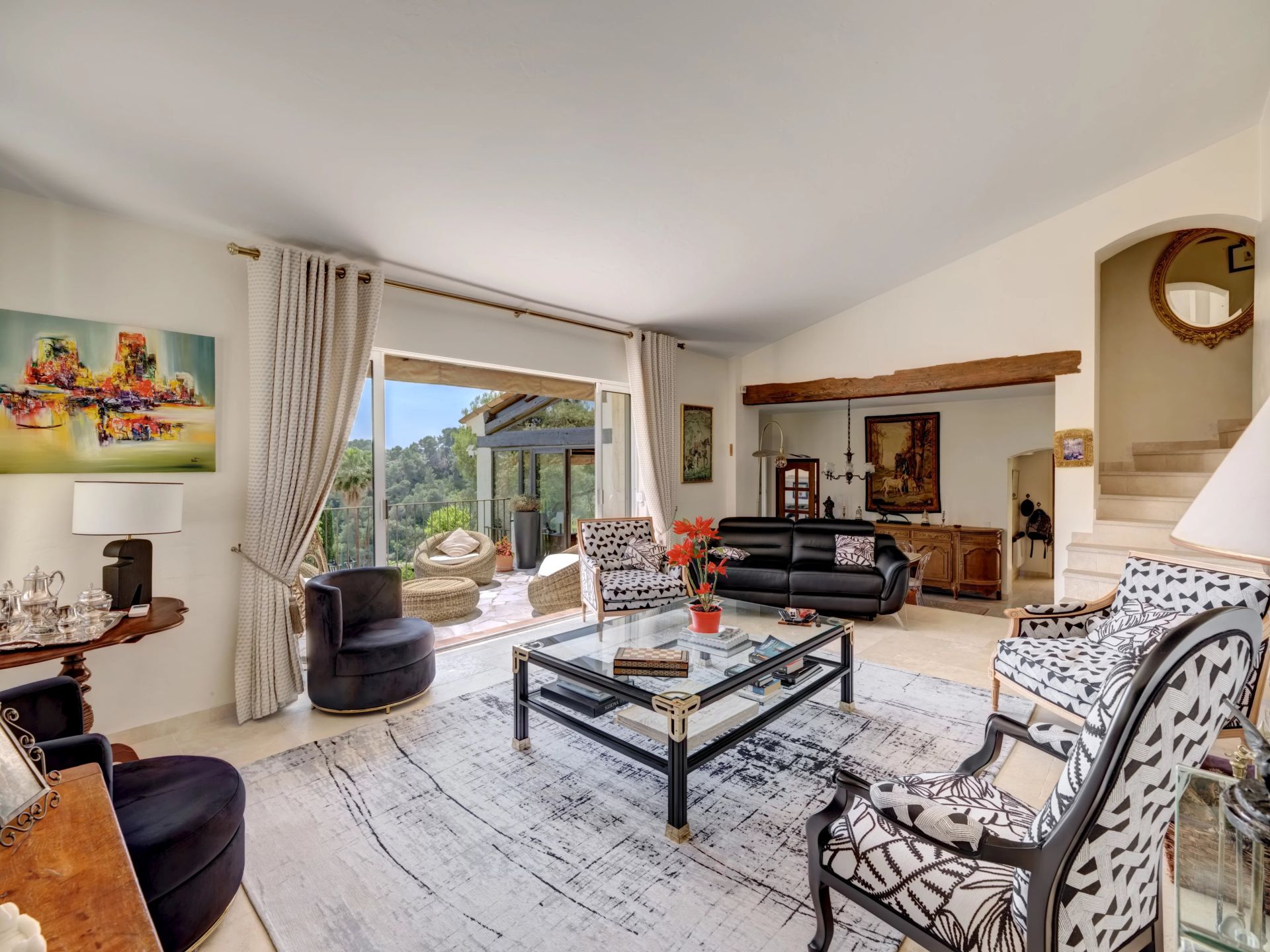 villa 7 Rooms for sale on La Gaude (06610)
