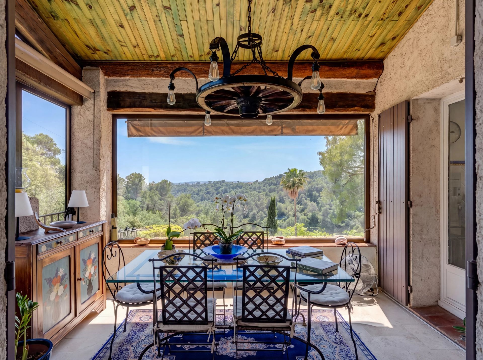villa 7 Rooms for sale on La Gaude (06610)