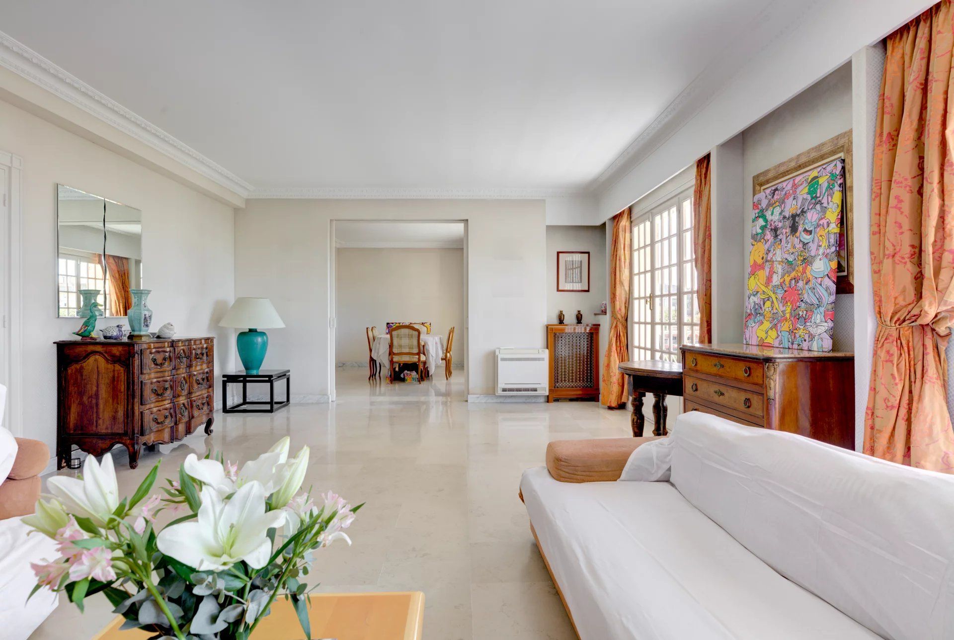 villa 10 Rooms for sale on Nice (06100)